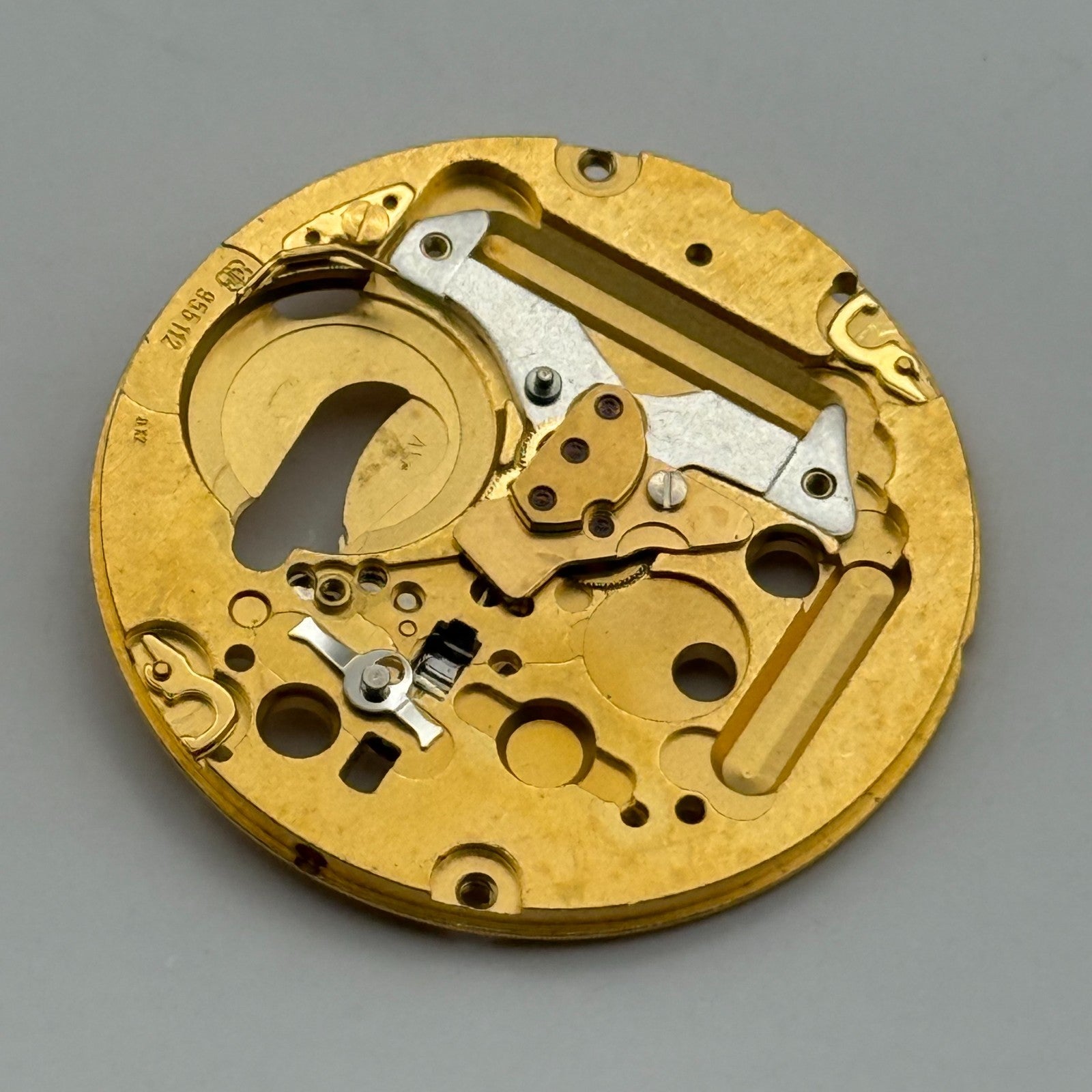 ETA 955.112 Quartz Watch Movement 7 Jewels Swiss Vintage Parts Repair 26.1mm