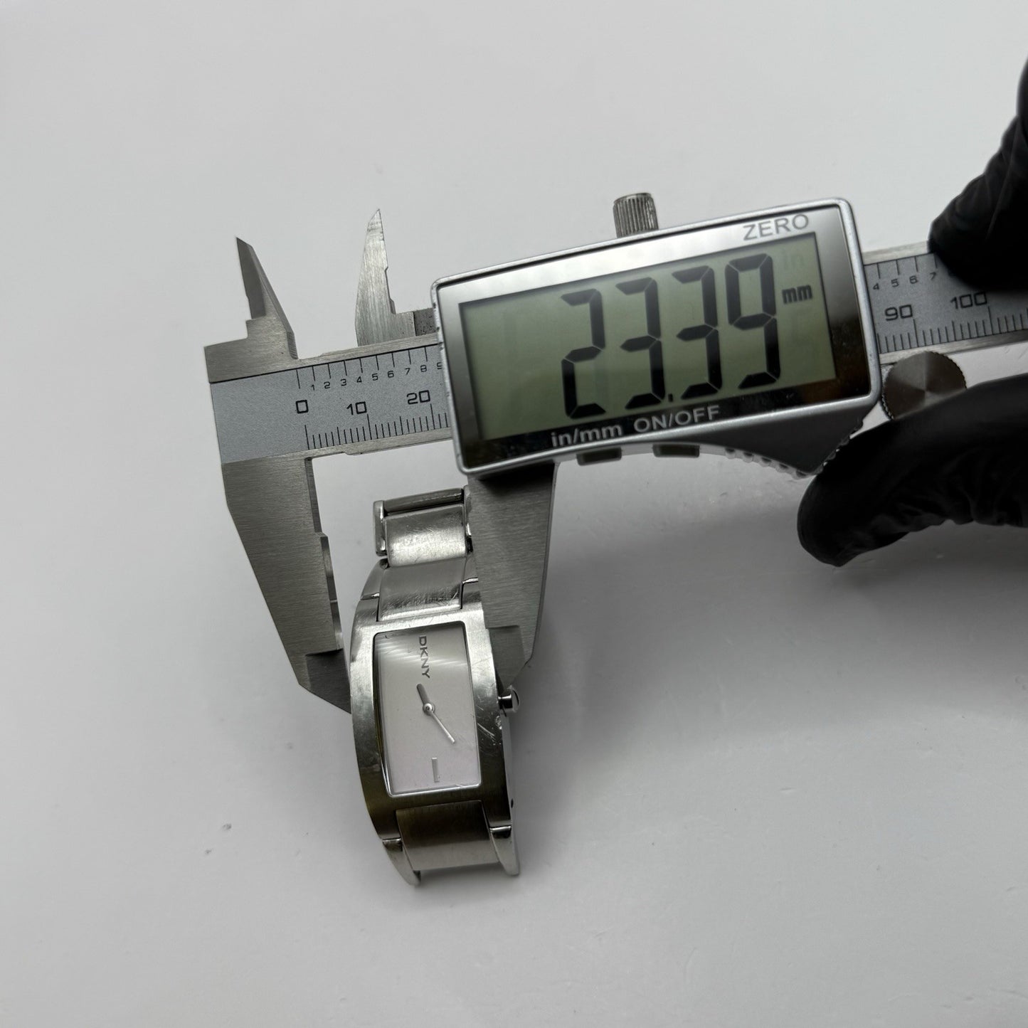 23mm Working Ladies DKNY NY-3030 Stainless Steel Quartz Watch Broken Strap