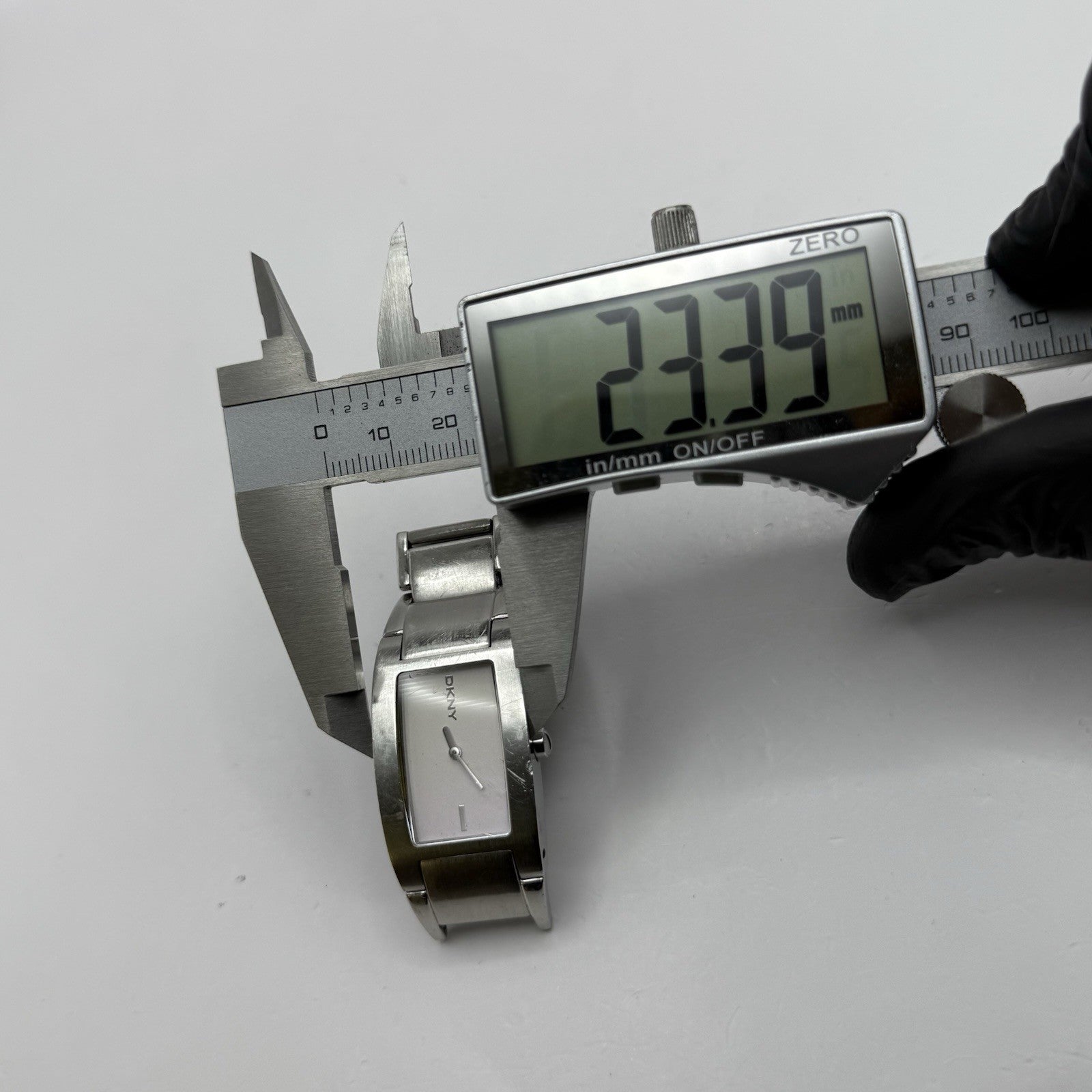 23mm Working Ladies DKNY NY-3030 Stainless Steel Quartz Watch Broken Strap