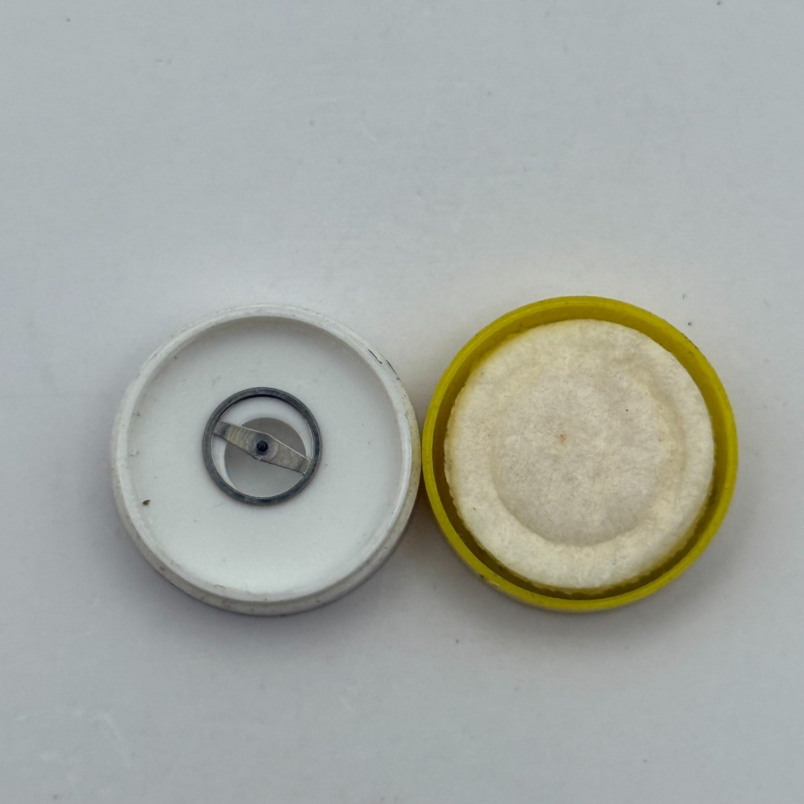 BRAC 2021 2051 Balance Complete Renata Watch Movement Parts Vintage Damaged