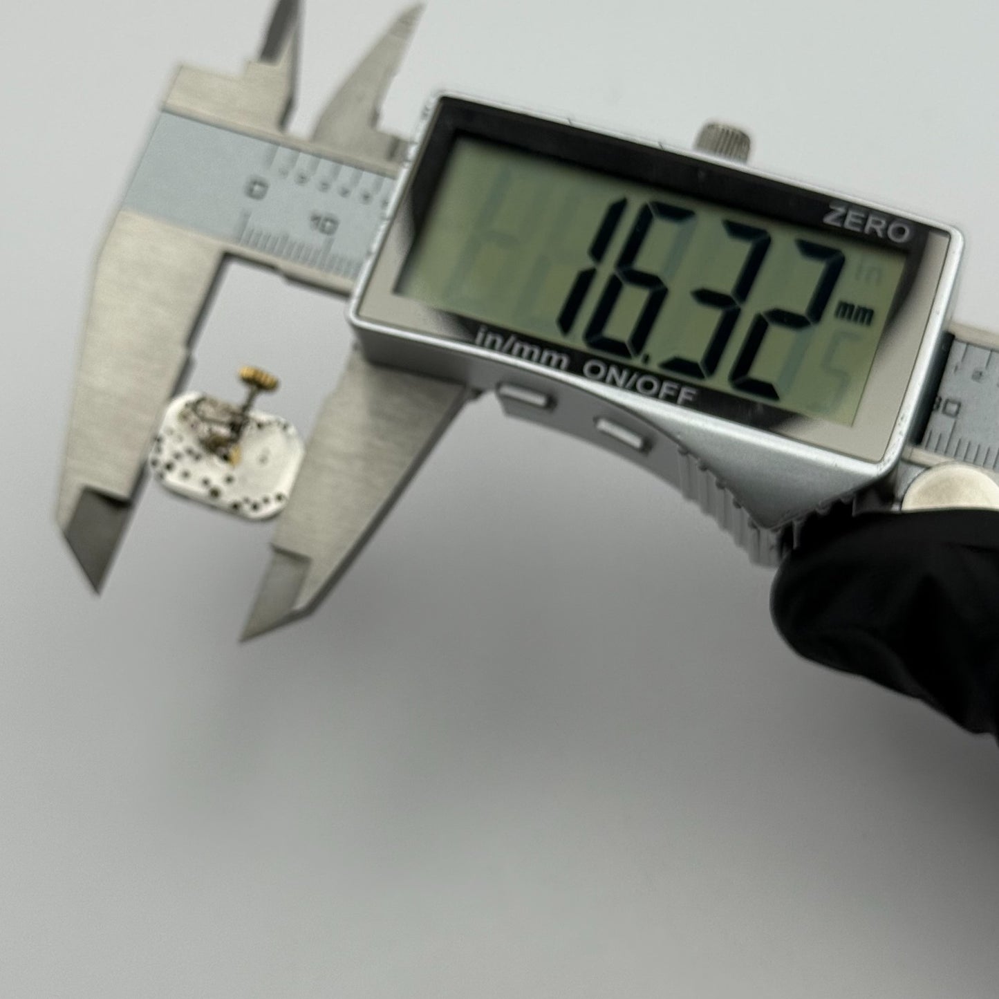 Zenith 57.8 Ladies Incomplete Watch Movement Vintage Swiss Parts Repair 11.7mm