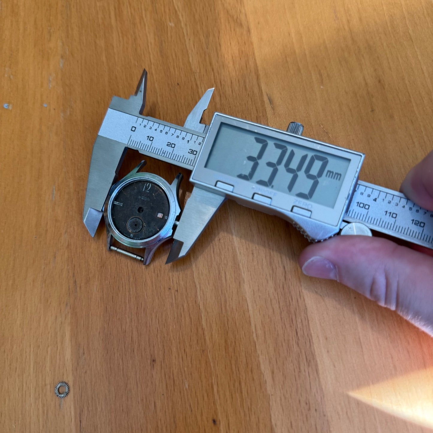 32mm Vintage Soviet USSR Cal 2605 Date Dial Manual Wind Watch PARTS / REPAIR