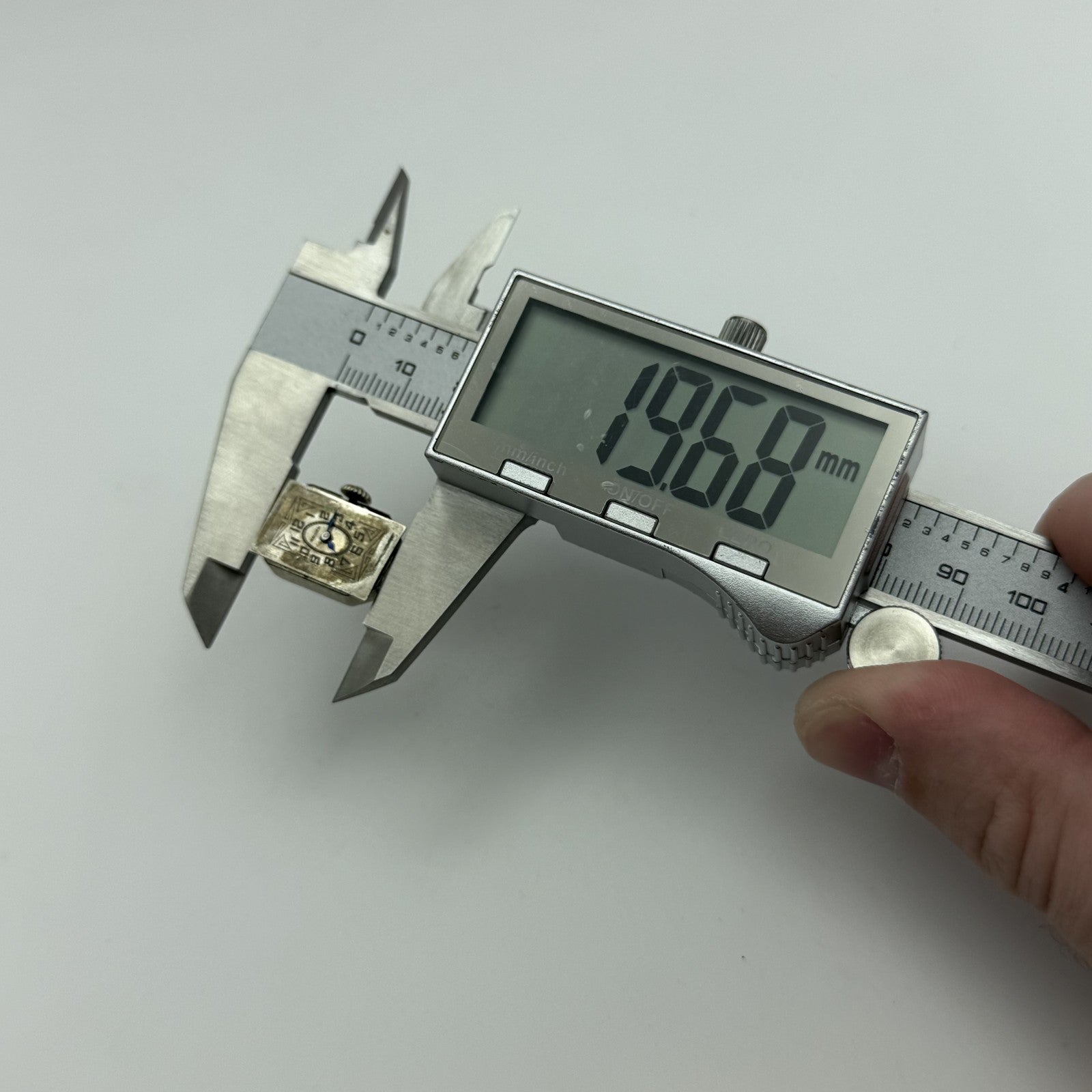 13.1mm Vintage Gruen Guild 15 Jewels Manual Wind Watch Movement PARTS REPAIR