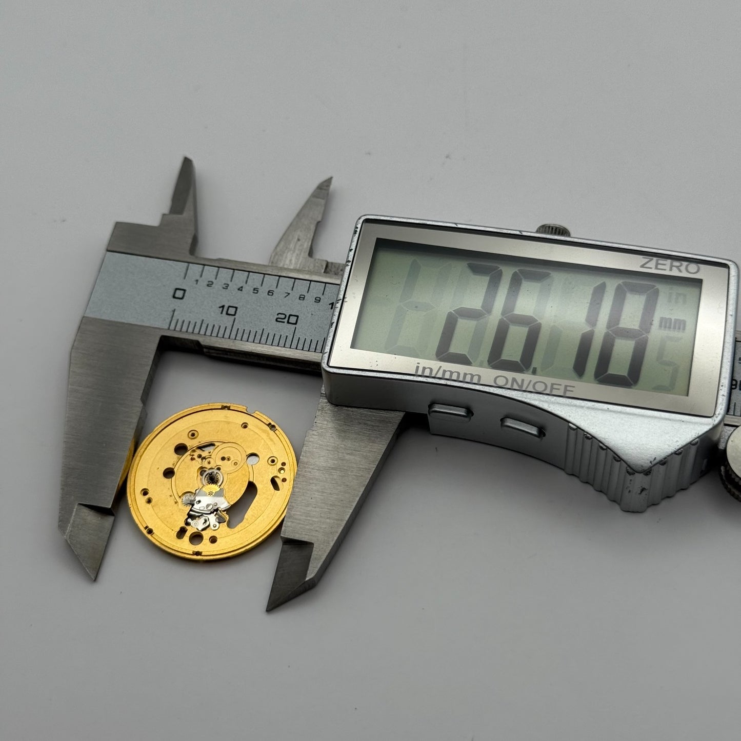 ETA 955.112 Quartz Watch Movement 7 Jewels Swiss Vintage Parts Repair 26.1mm