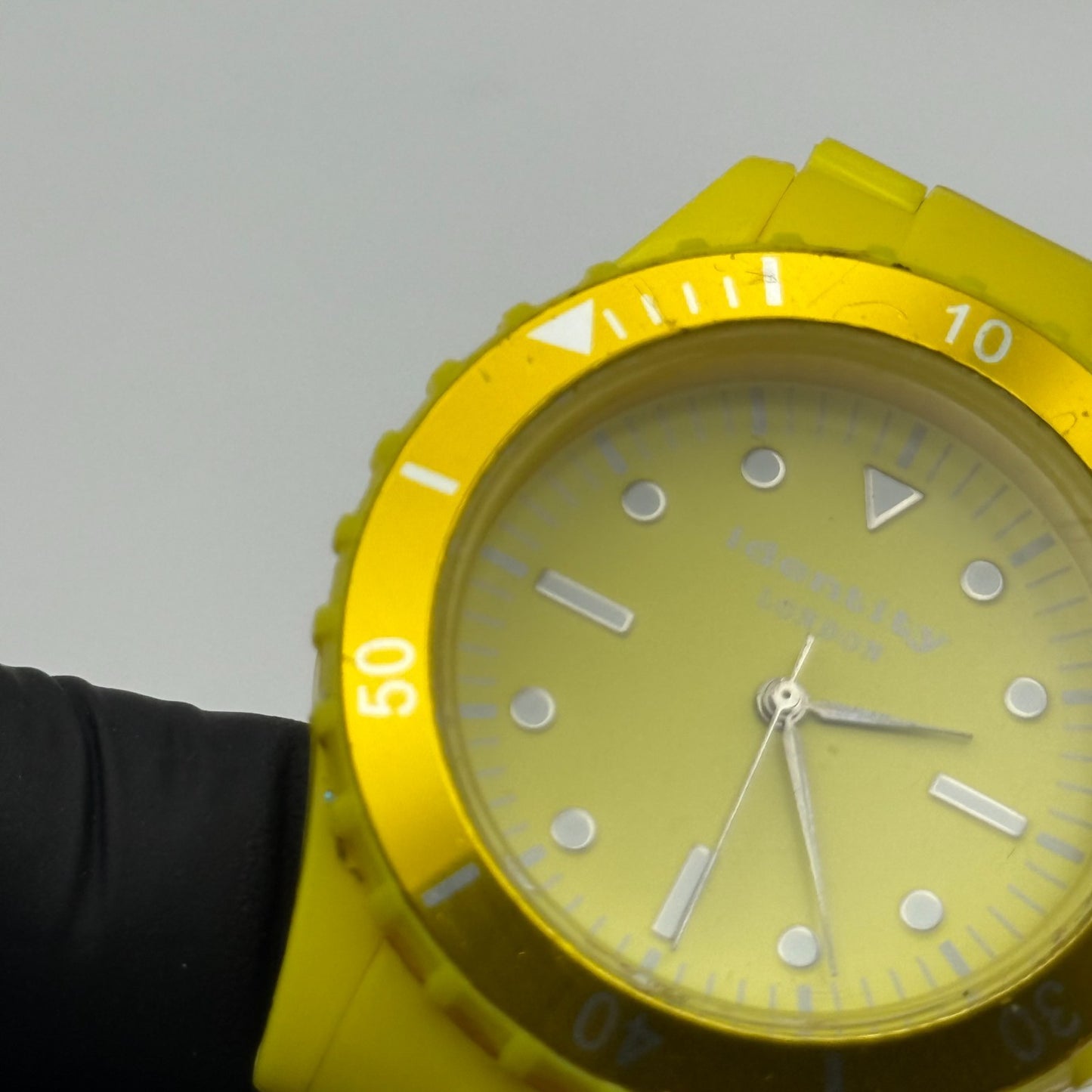 Identity London Unisex Kids Yellow Quartz Watch Bracelet Working 42mm