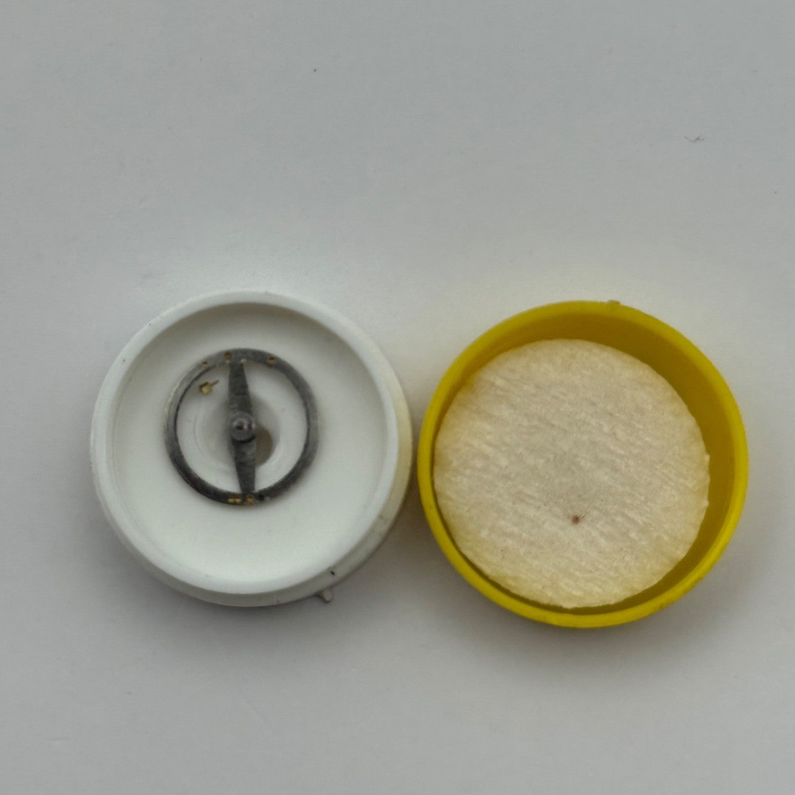 RL Rax 1013, 1237 Balance Wheel Complete And Spring 1679 M Watch Movement Parts 