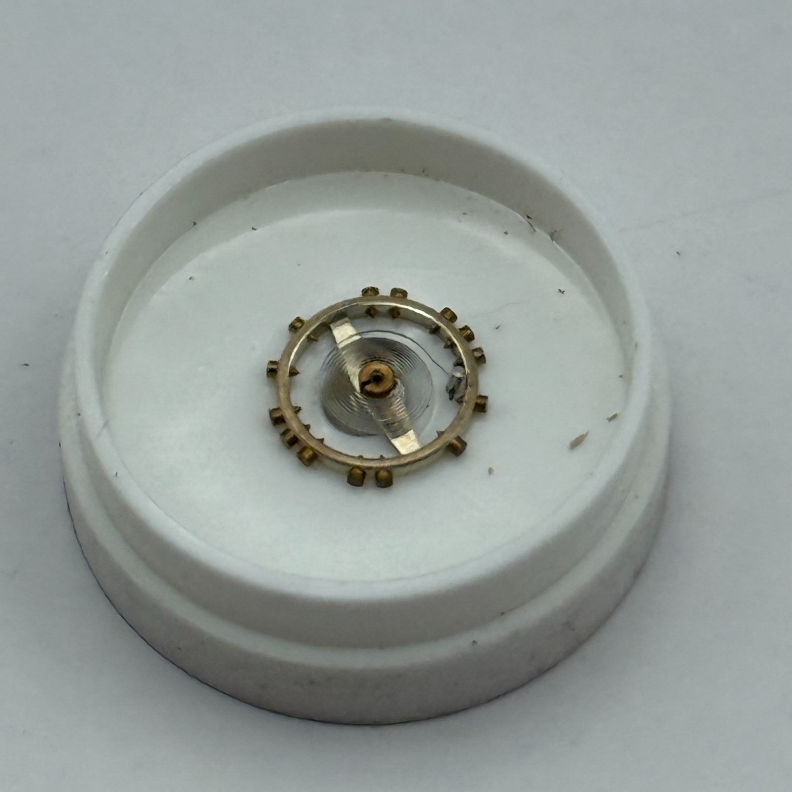 FEF 430 6600 Balance Wheel Complete And Spring 943 M Watch Movement Parts NOS