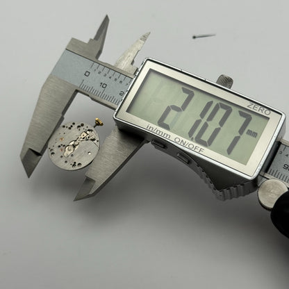 Jaeger Le Coultre 895 Thin Watch Movement Square Dial Vintage Parts Repair 21mm