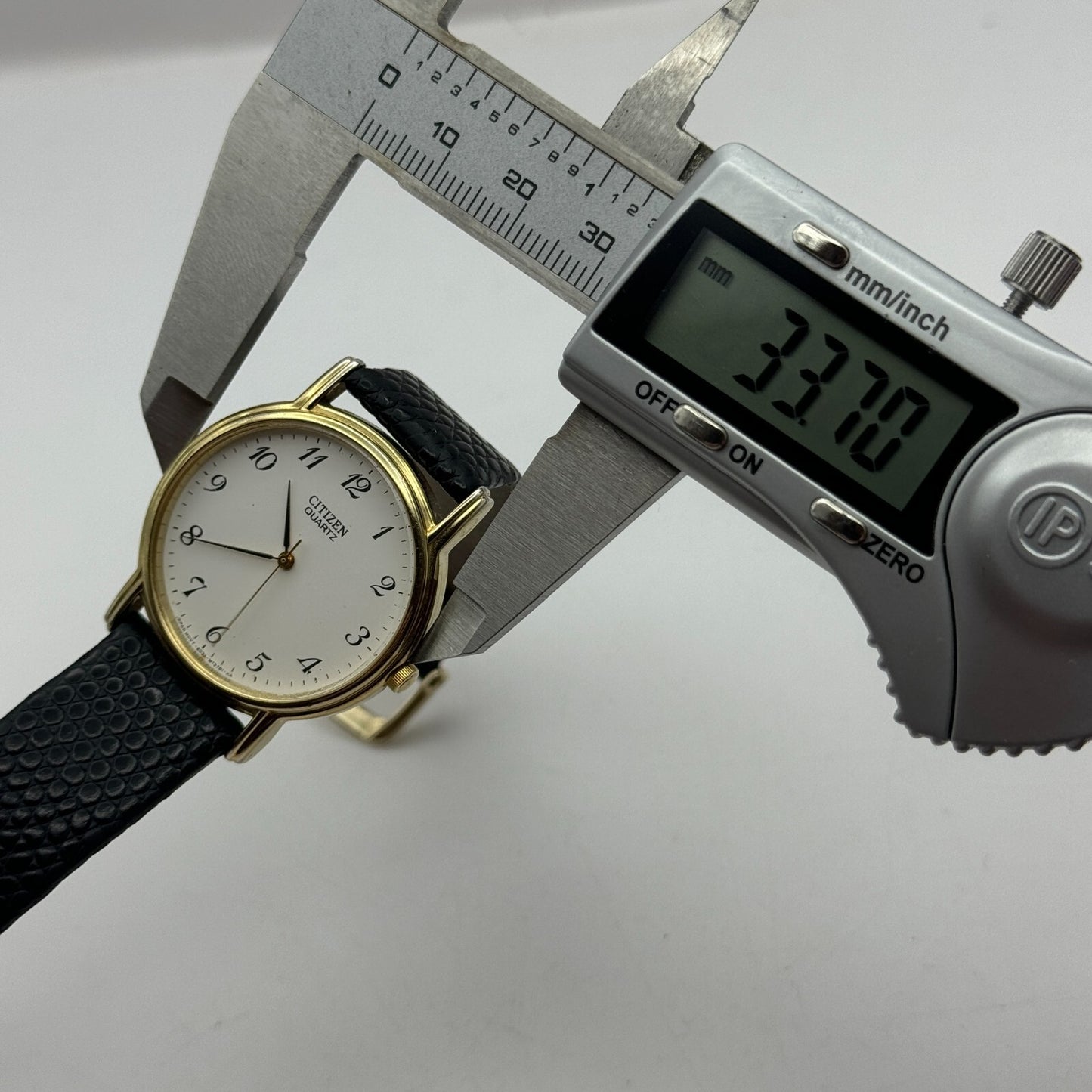 33mm Working Citizen 6031-S018161 White Dial Quartz Watch New Battery 8.5 Inches