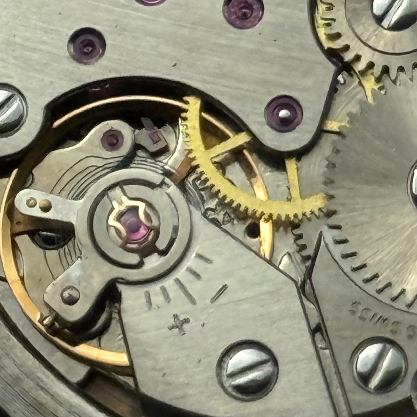 33mm Men's Vintage Peseux 7040 Rennie 17 Jewels Manual Wind Watch PARTS REPAIR