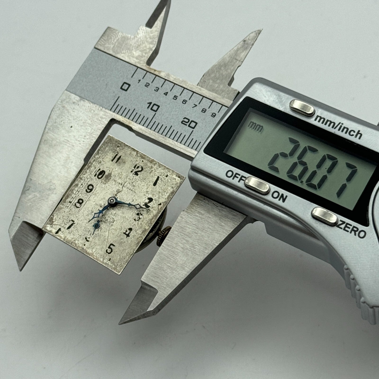 23.6mm Cyma Ref 010 Tavannes Manual Wind 15 Jewels Watch Movement Vintage PARTS