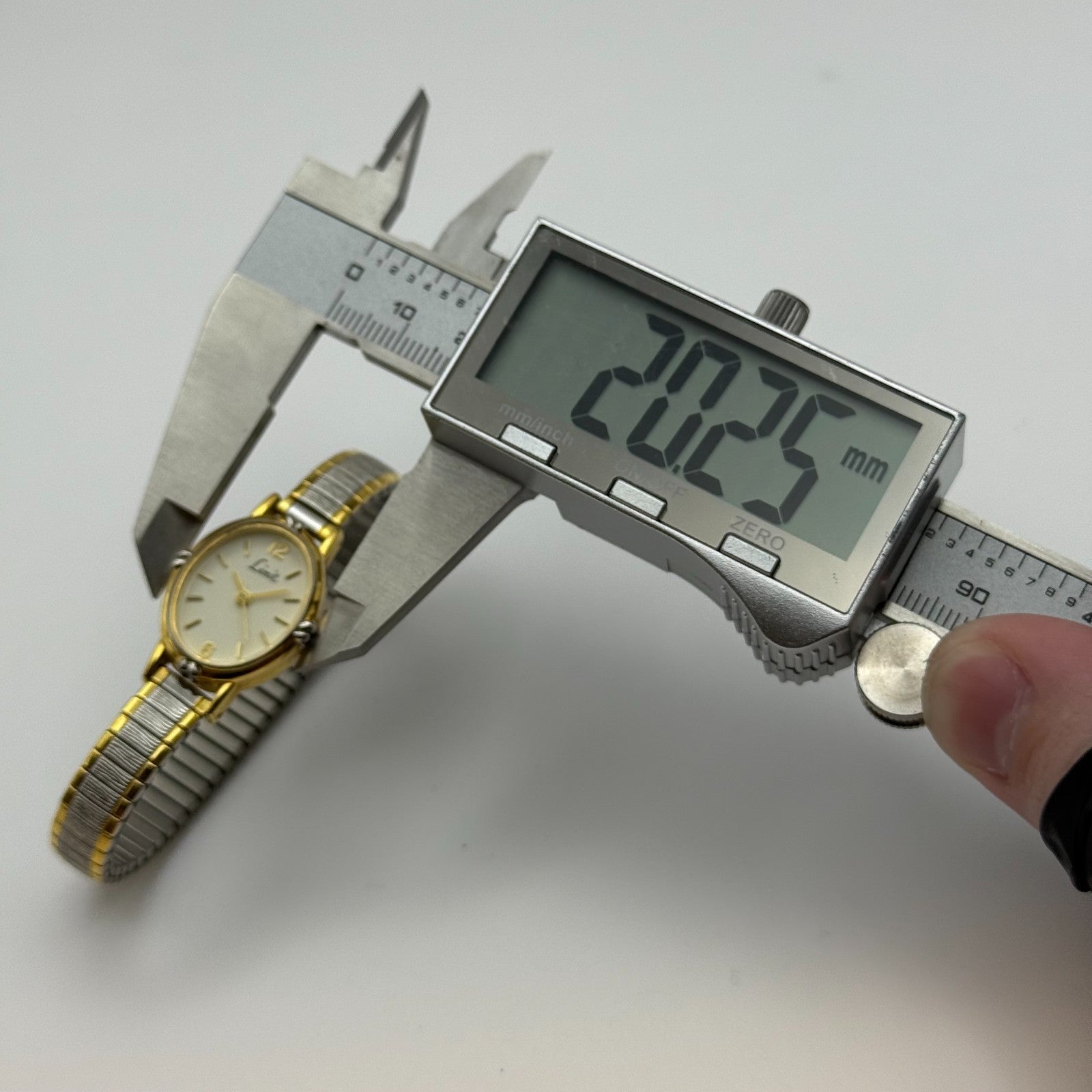 20mm Working Ladies Limit Special Mum Two Tone Quartz Watch Expandable Strap