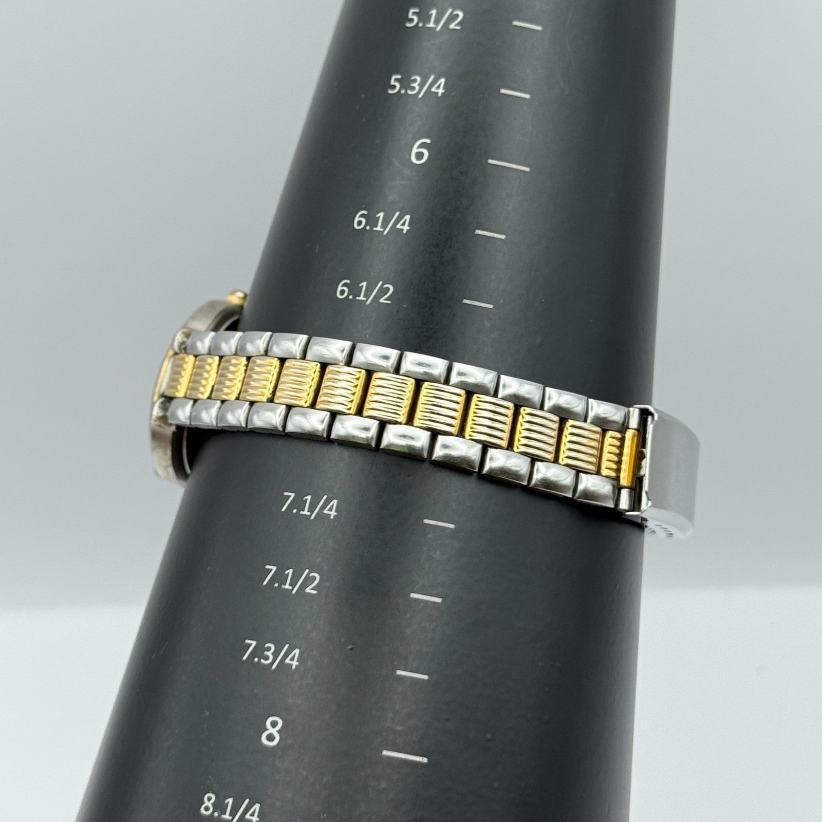 Solvil Et Titus Ladies Quartz Watch Date Dial Two Tone Bracelet Working 25mm