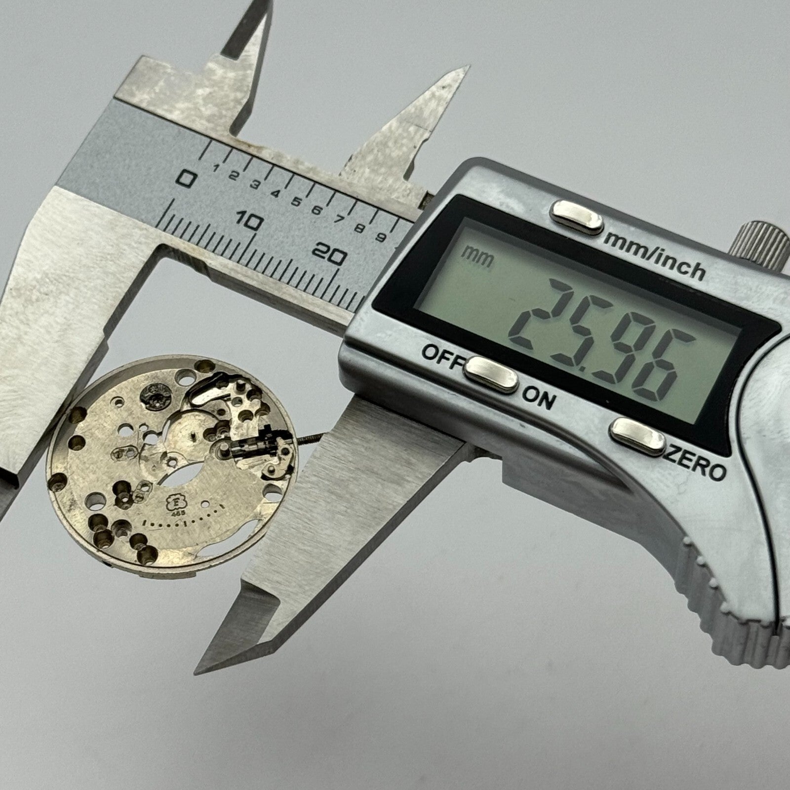 25.9mm Men's Felsa F 465 Partial Manual Wind Watch Movement Vintage Swiss PARTS