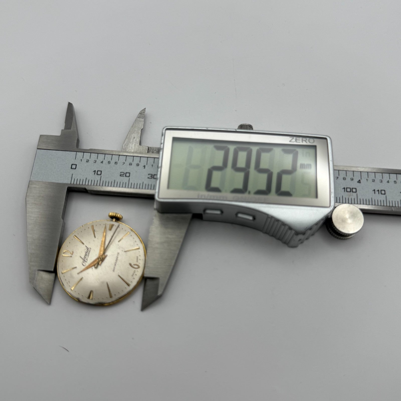 ETA 2390 Watch Movement Accurist Manual Wind Vintage Swiss Parts Repair 29.5mm