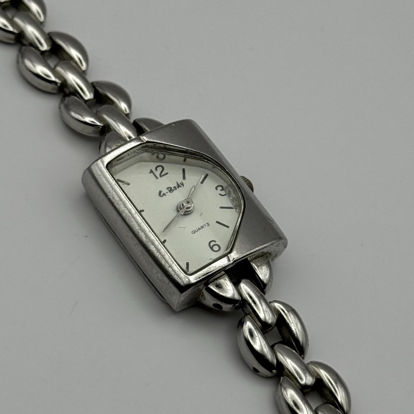 G-Body Time Ladies Quartz Watch White Dial Silver Tone Bracelet Working 19mm