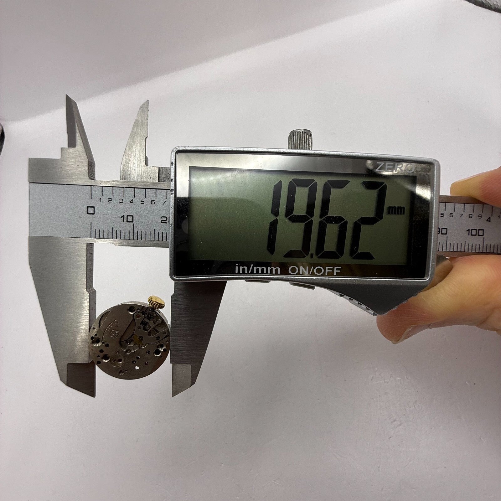 19.6mm Vintage Avia Derby D 40 Manual Wind Watch Movement PARTS REPAIR