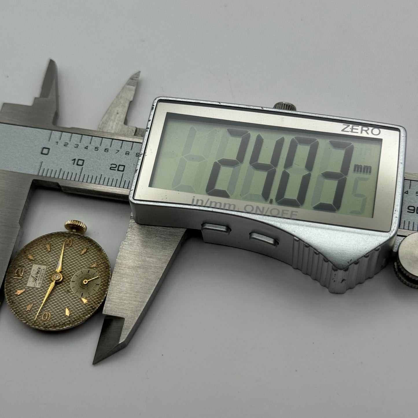 AS 1002 984 Watch Movement Avia Manual Wind Vintage Swiss Parts Repair 23.4mm