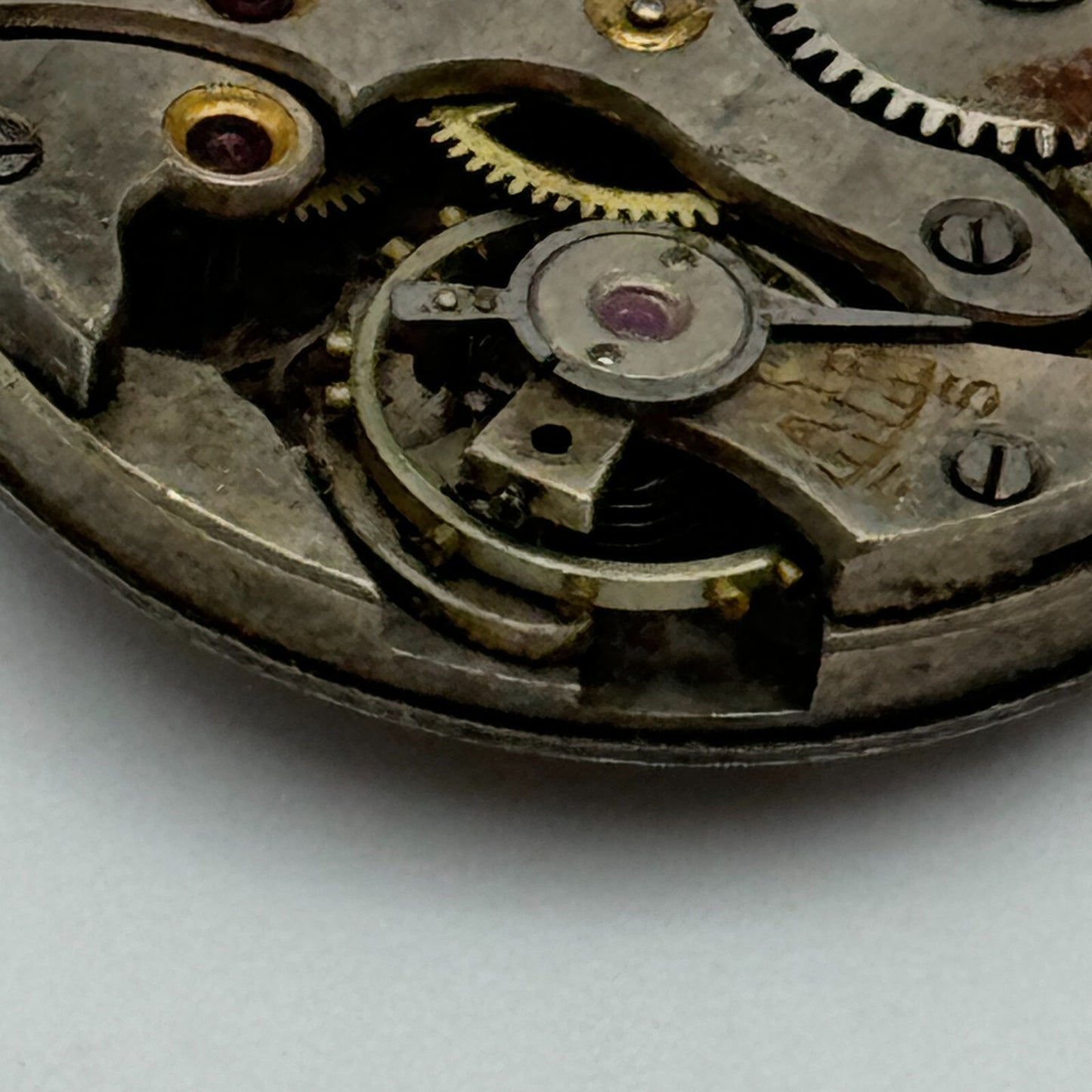 23.6mm Unidentified 15 Jewels Manual Wind Watch Movement Swiss Vintage PARTS
