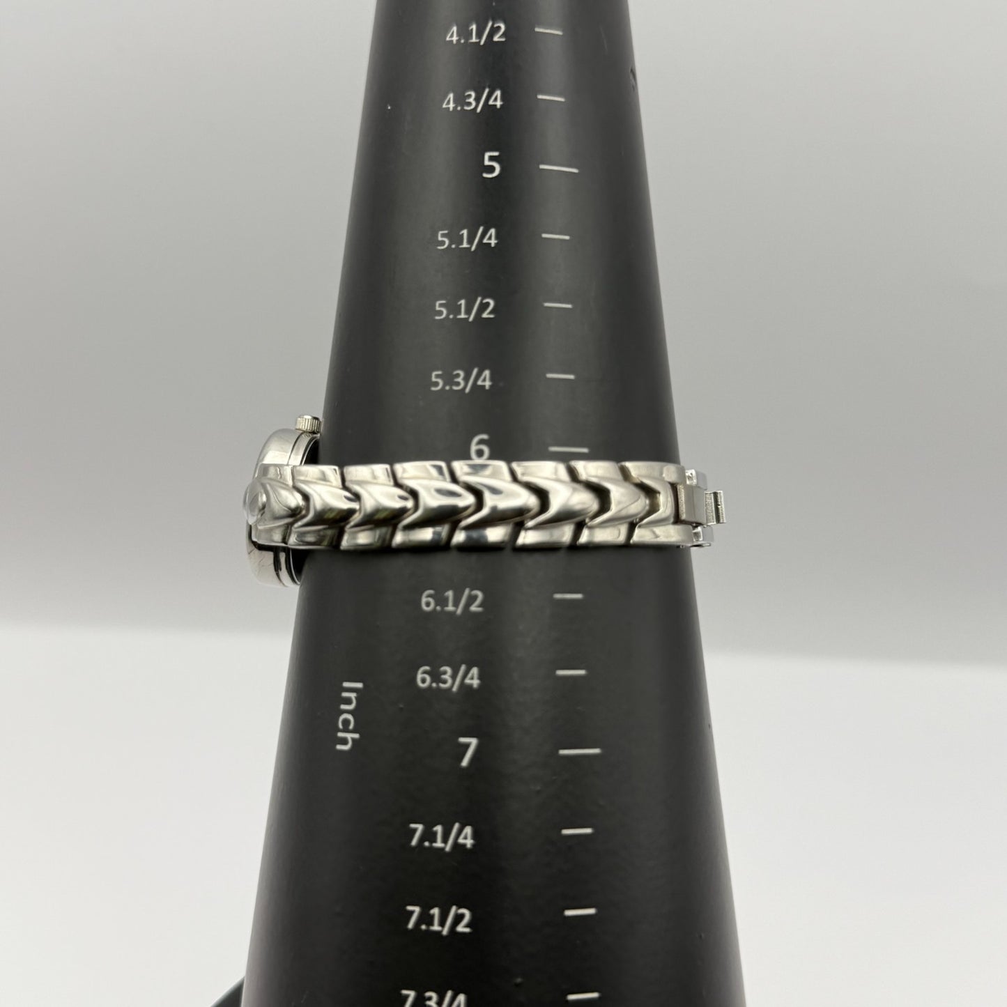 Henley Ladies Quartz Watch White Dial Silver Tone Bracelet Japan Working 21mm