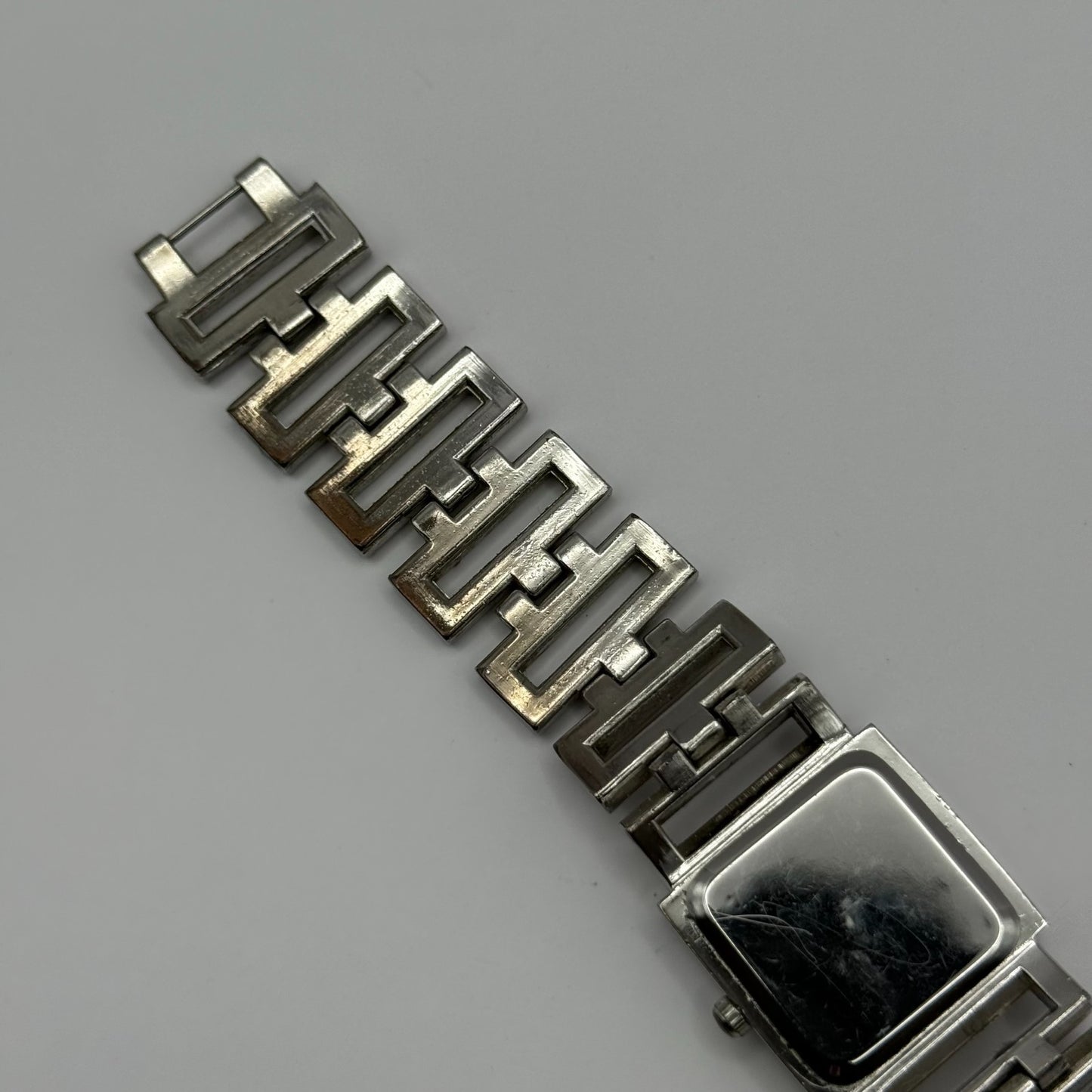 Elegant Ladies Quartz Watch Crystal Accents Silver Tone Bracelet Working 24mm