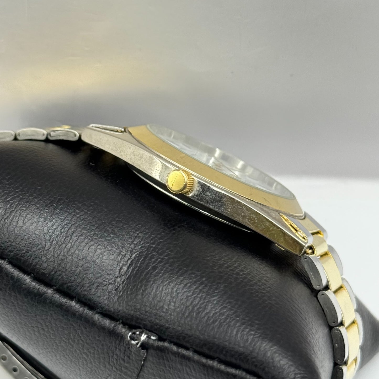 Citron EX Men's Quartz Watch White Dial Two-Tone Bracelet Japan Working 36mm