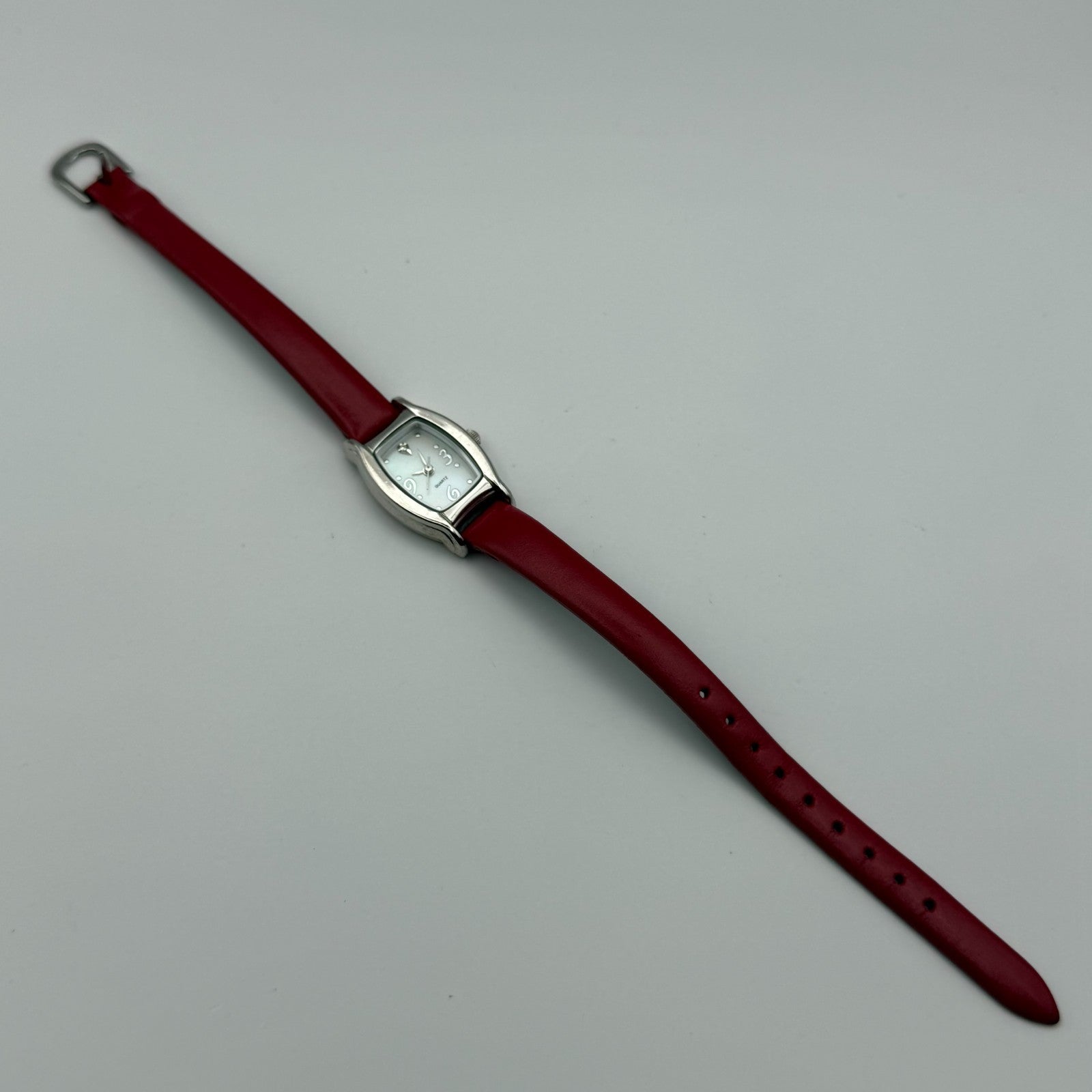 Avon Ladies Quartz Watch Mother of Pearl Dial Red Leather Strap Working 20mm