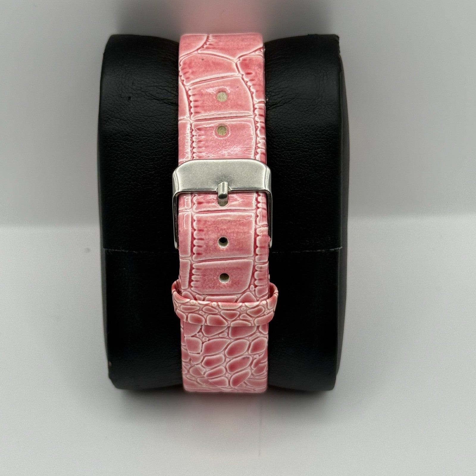 Womage Ladies Quartz Watch Eiffel Tower Design Crystal Accent Working 37mm