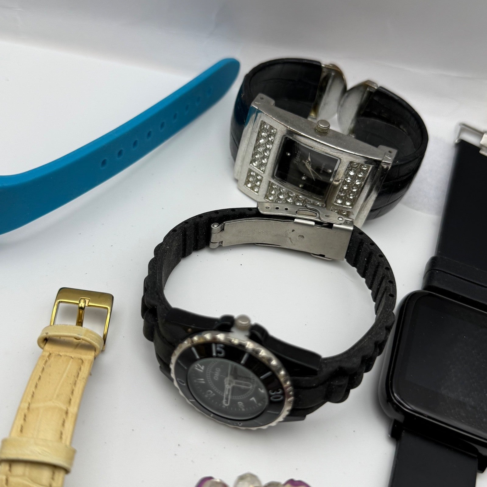 Bundle Of 16 Quartz Watches Modern / Vintage Untested Parts / Repair / Crafts