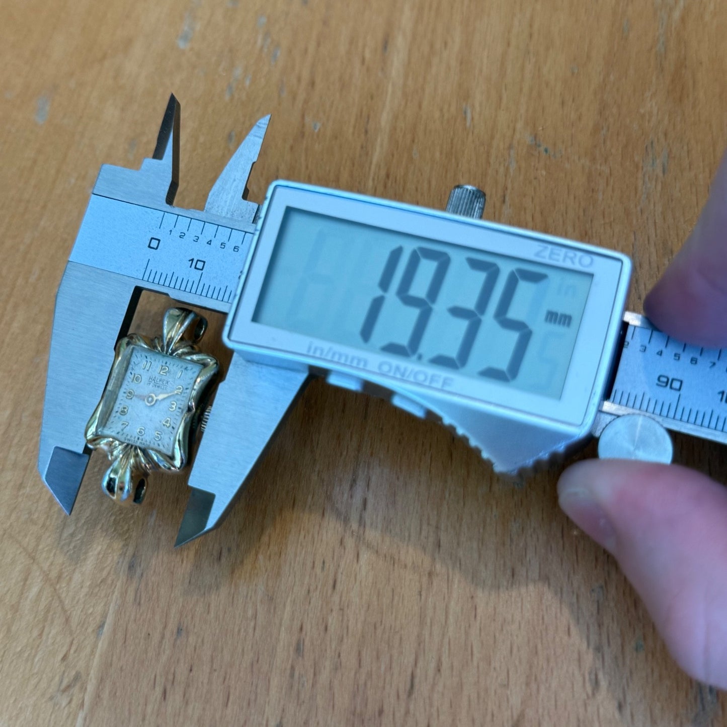 18mm Vintage Halpex 17 Jewels Swiss Aluminium Manual Wind Watch PARTS / REPAIR