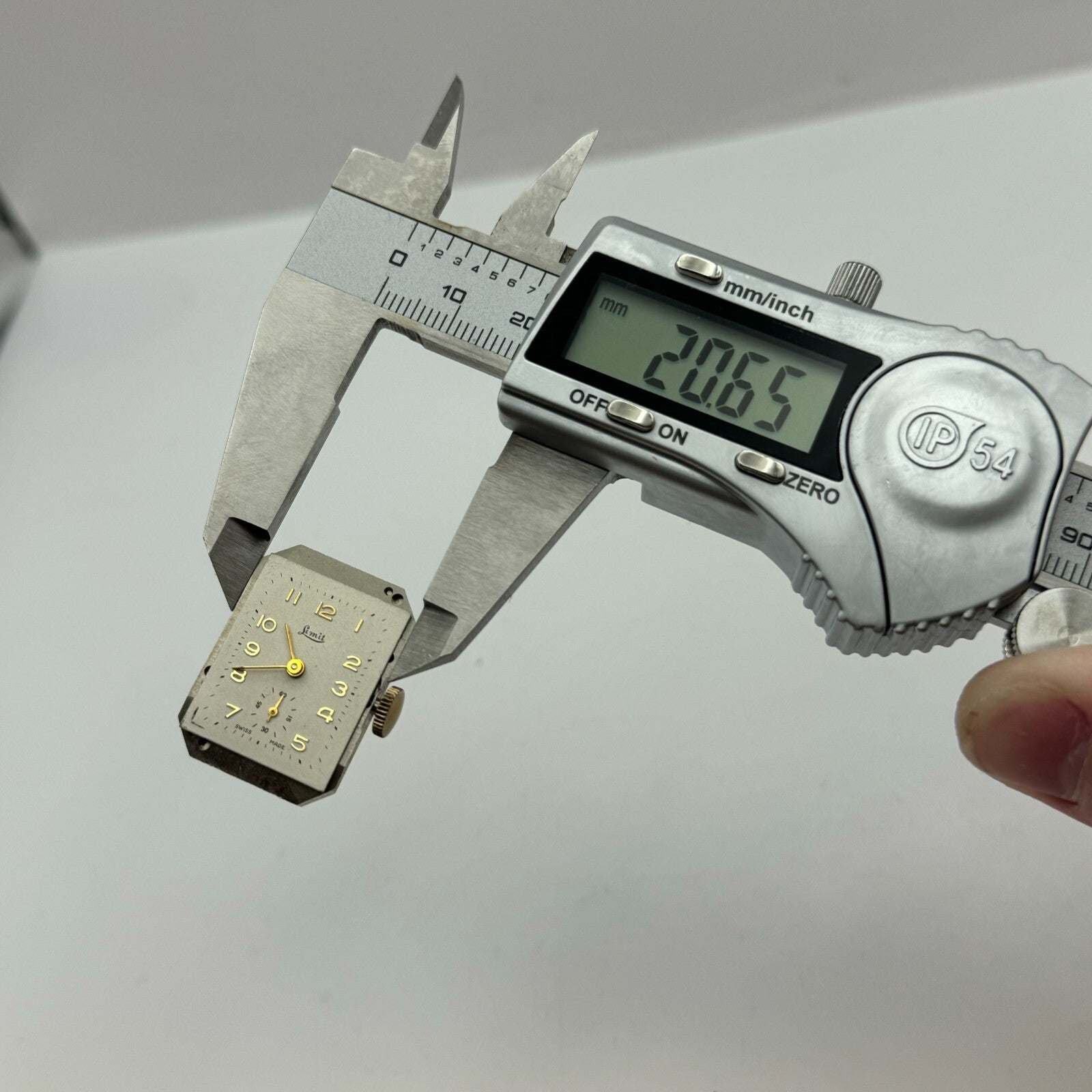 20.6mm Running Limit Revue 54 High Grade Tank Watch Movement Manual Wind PARTS