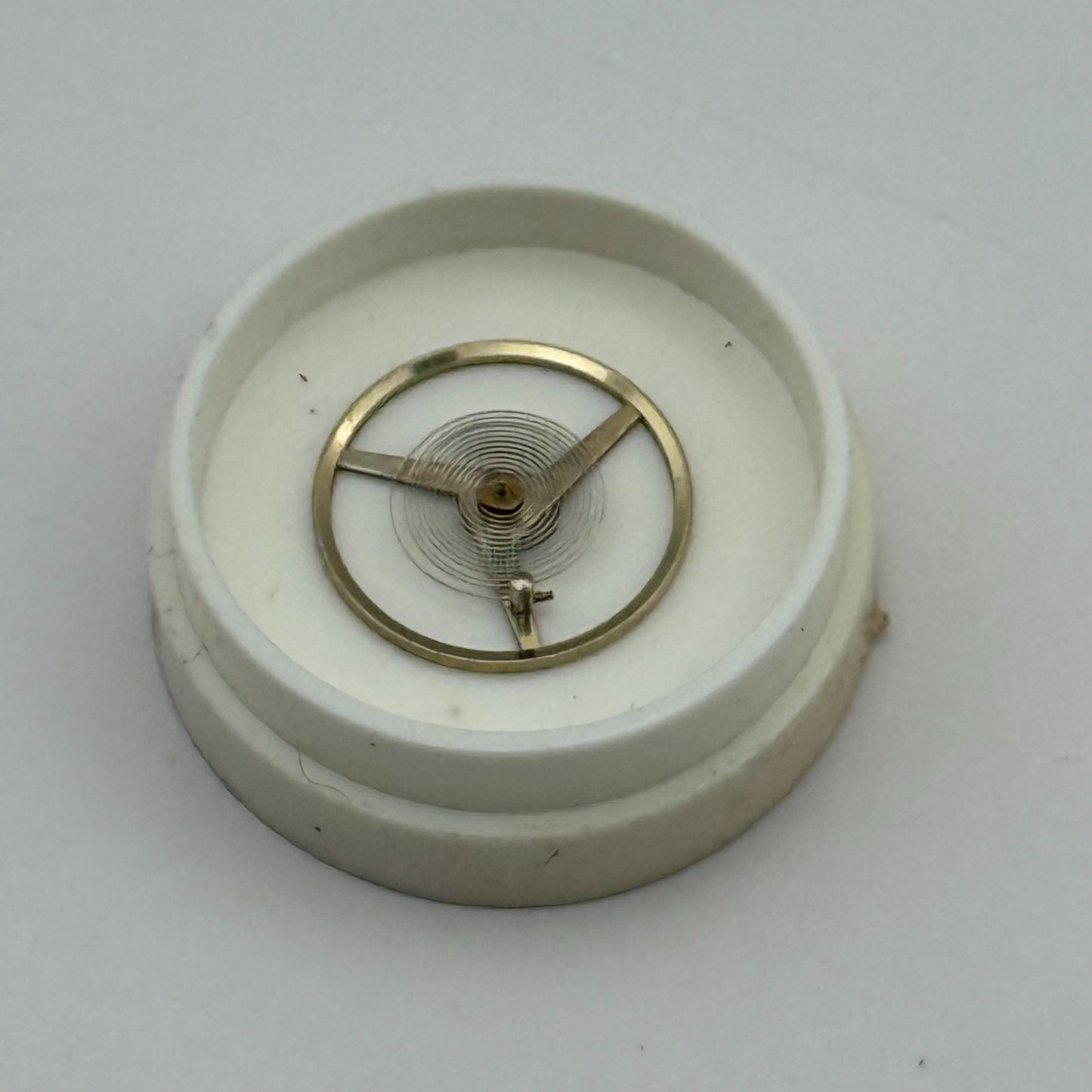 ST 1940 1950 Balance Wheel Complete And Spring 1688 M Watch Movement Parts 