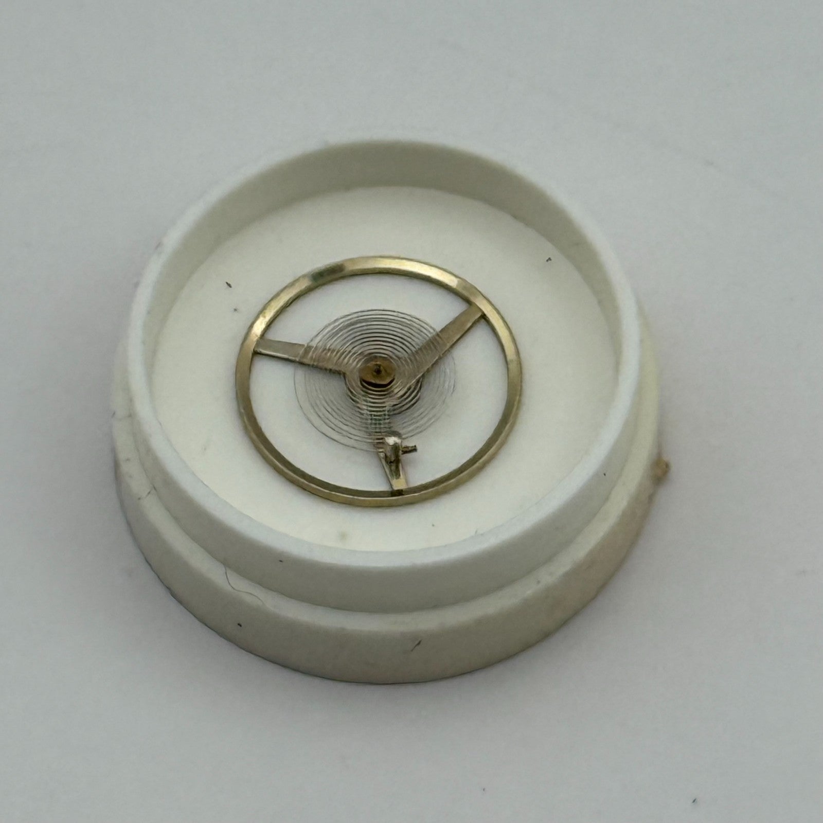 ST 1940 1950 Balance Wheel Complete And Spring 1688 M Watch Movement Parts 