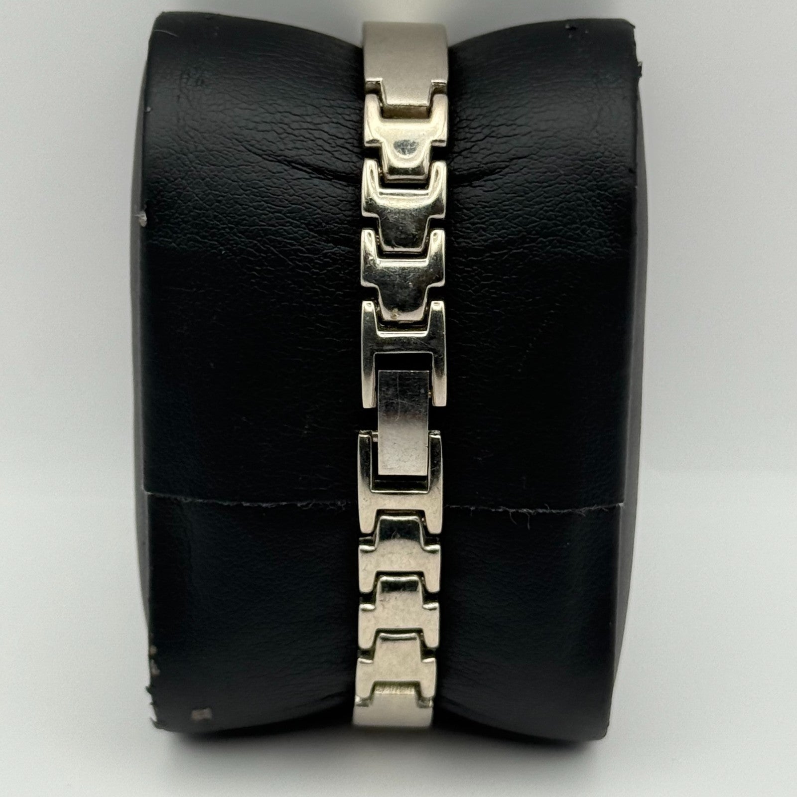 Limit Ladies Quartz Watch Purple Dial Silver Tone Bracelet Steel Working 21mm