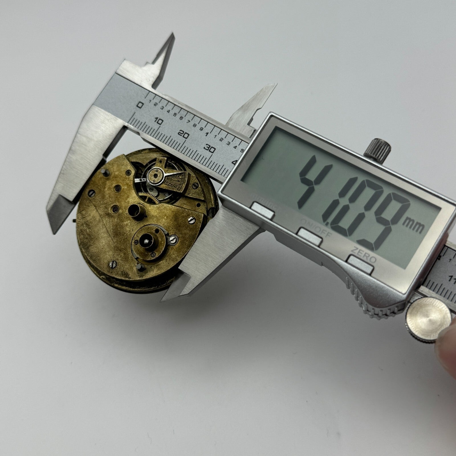 46.8mm Antique Unidentified Key Wound Pocket Watch Movement PARTS REPAIR SPARES