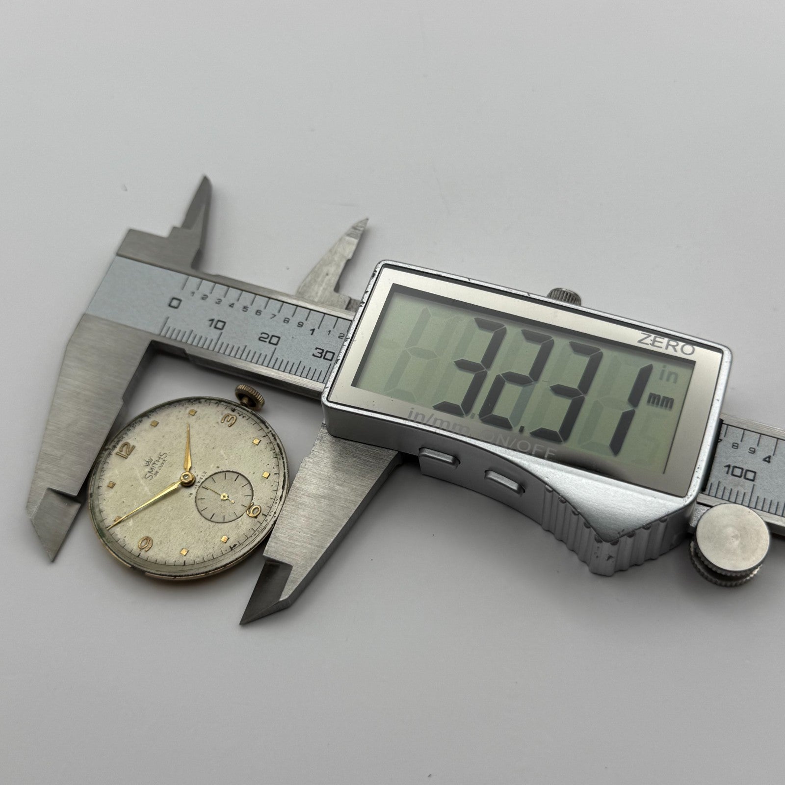 Smiths De Luxe 18 Jewels Watch Movement Manual Wind Vintage Parts Repair 32.3mm