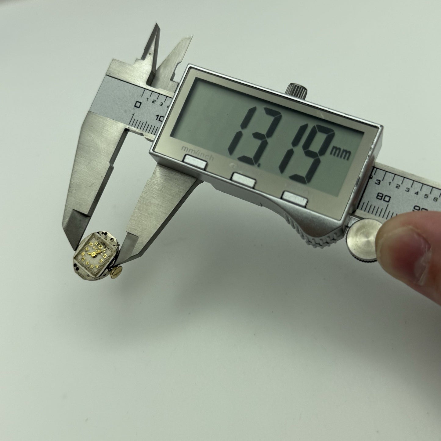 Bulova 5AC Ladies Manual Wind Watch Movement Vintage Swiss PARTS REPAIR 13.1mm