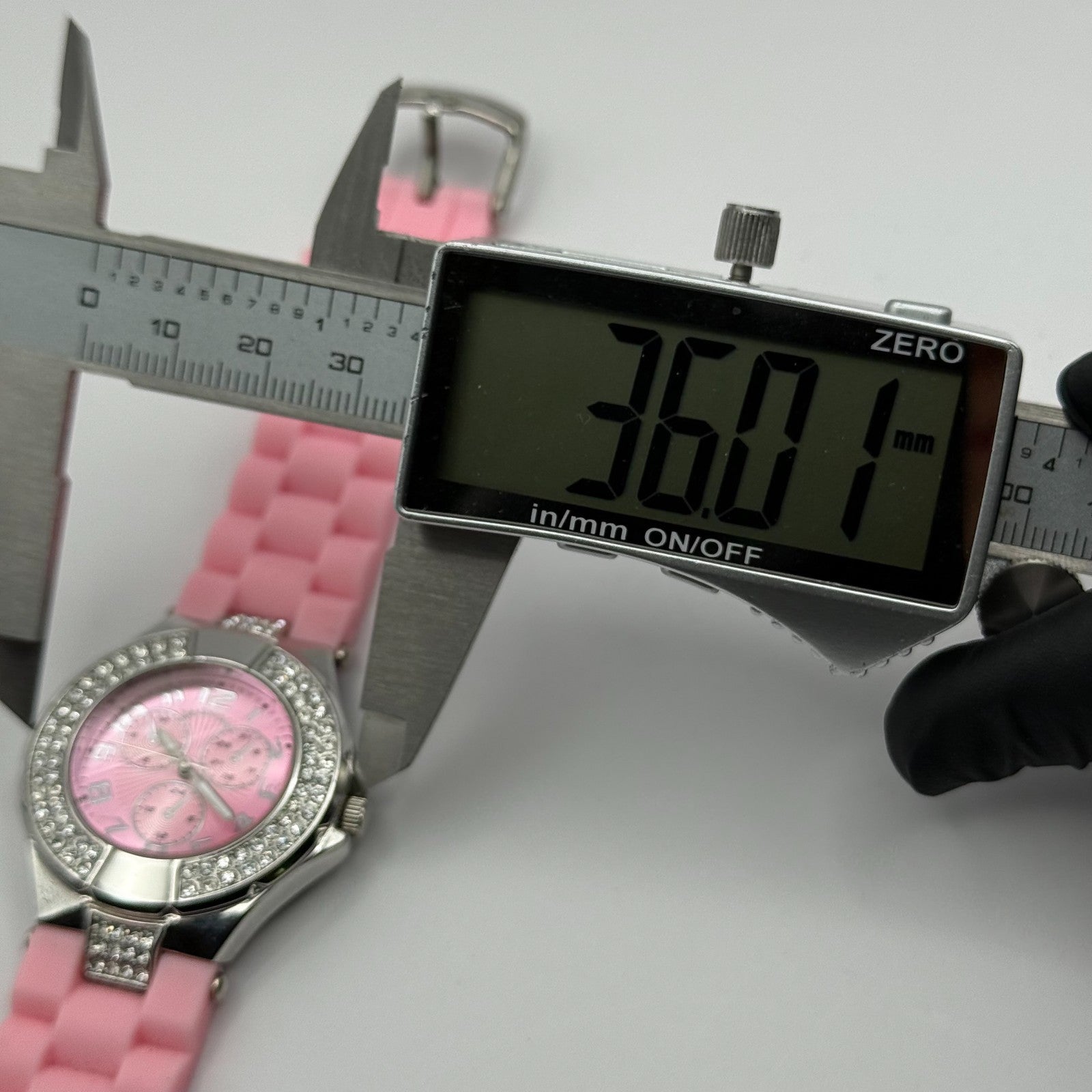 Eve Mon Crois Ladies Quartz Watch Pink Dial Crystal Accents Japan Working 36mm