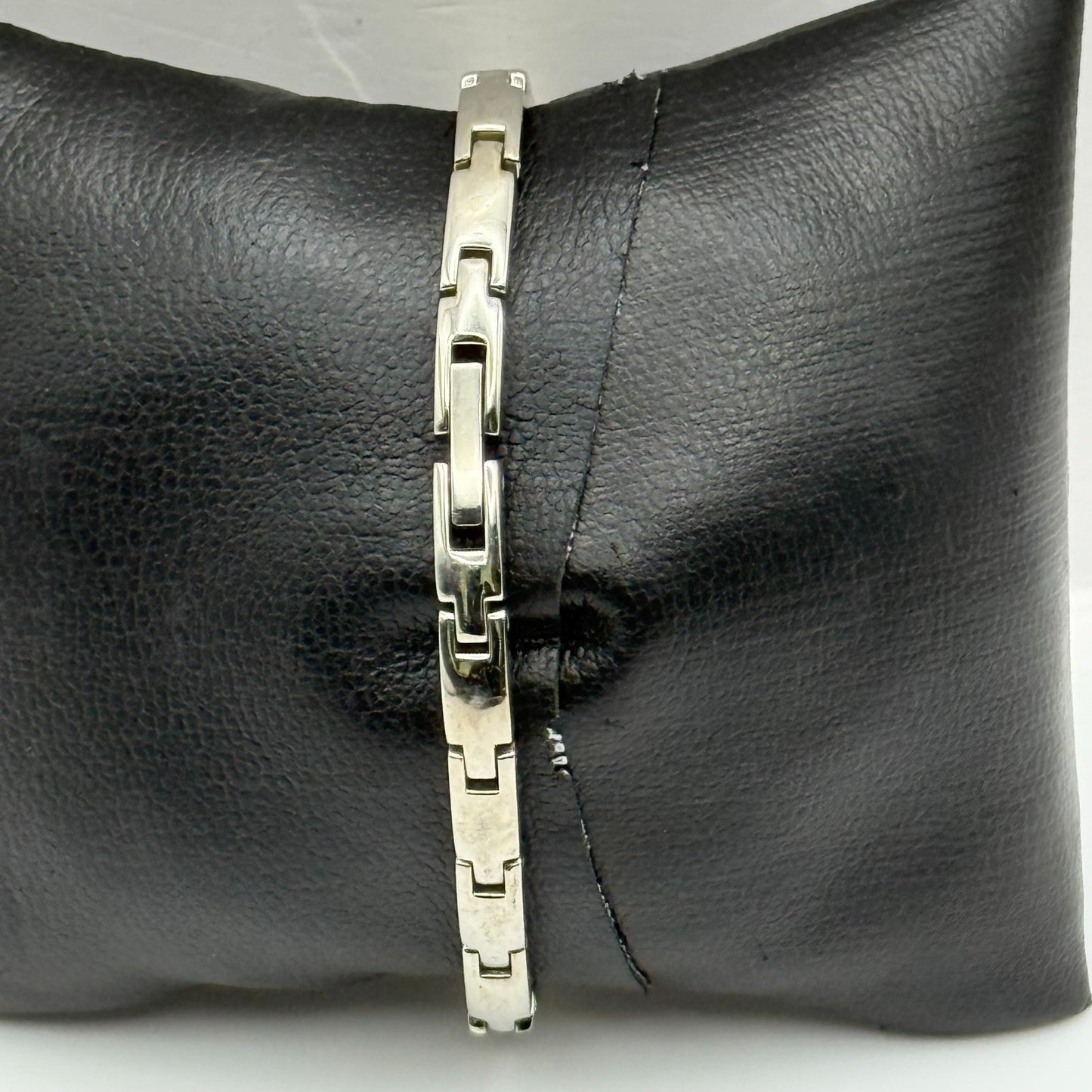 Sekonda Ladies Quartz Watch Crystal Accents Silver Tone Bracelet Working 17mm