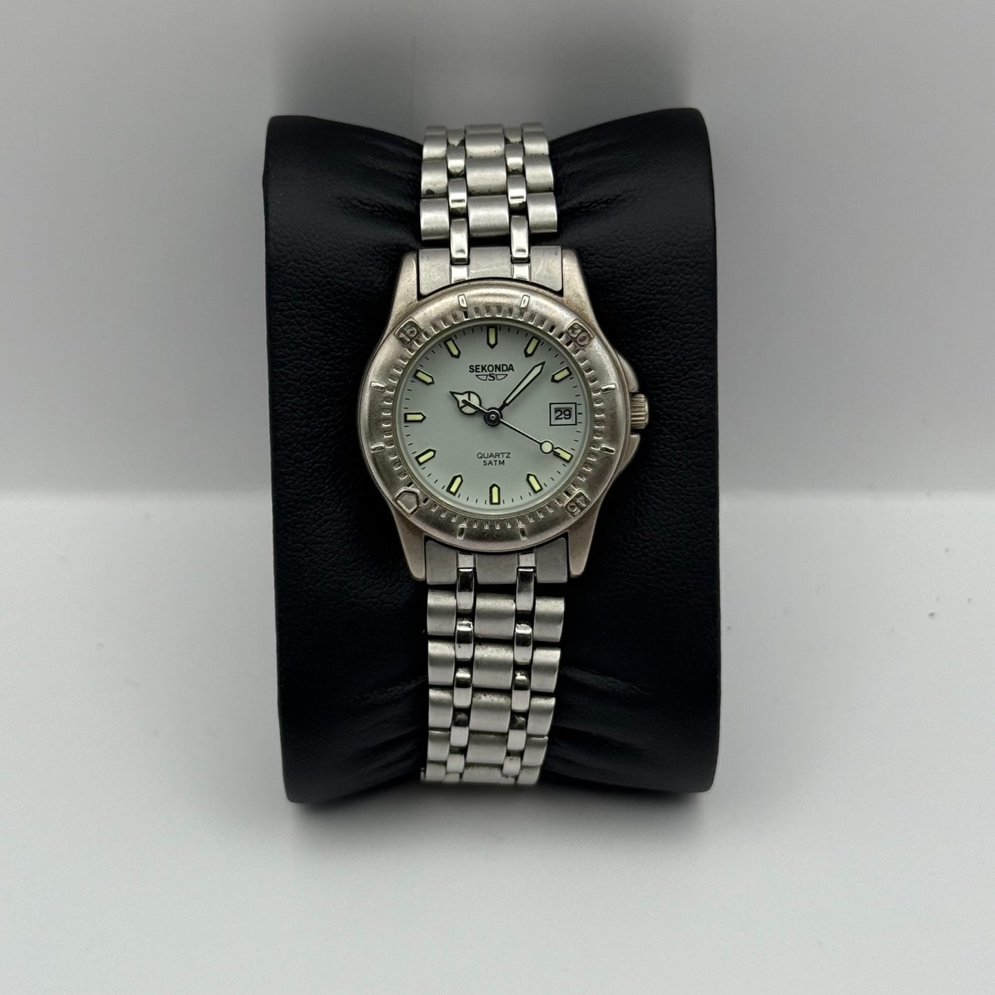 Sekonda Ladies Quartz Watch Date Dial Silver Tone Bracelet Working 28mm