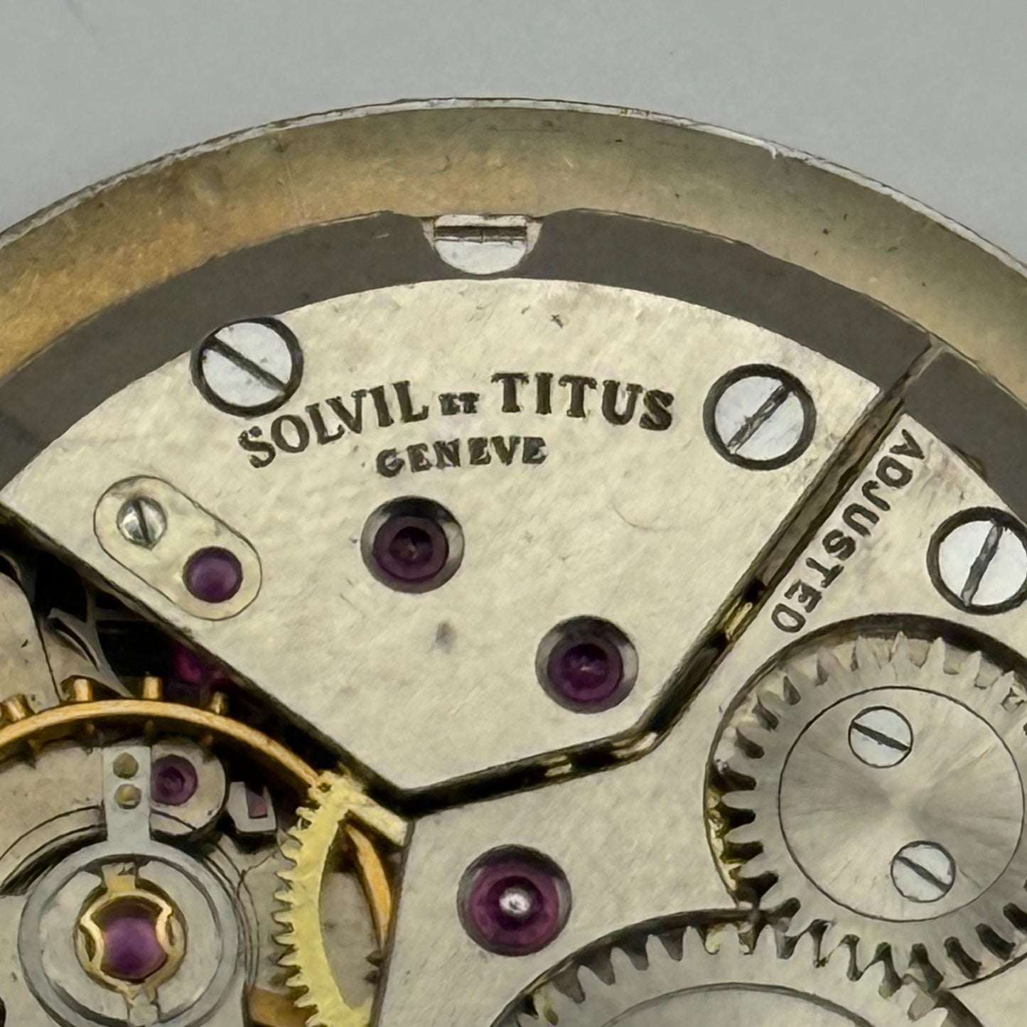 Solvil et Titus Peseux 330 Watch Movement Manual Wind Vintage Swiss Parts 25.9mm