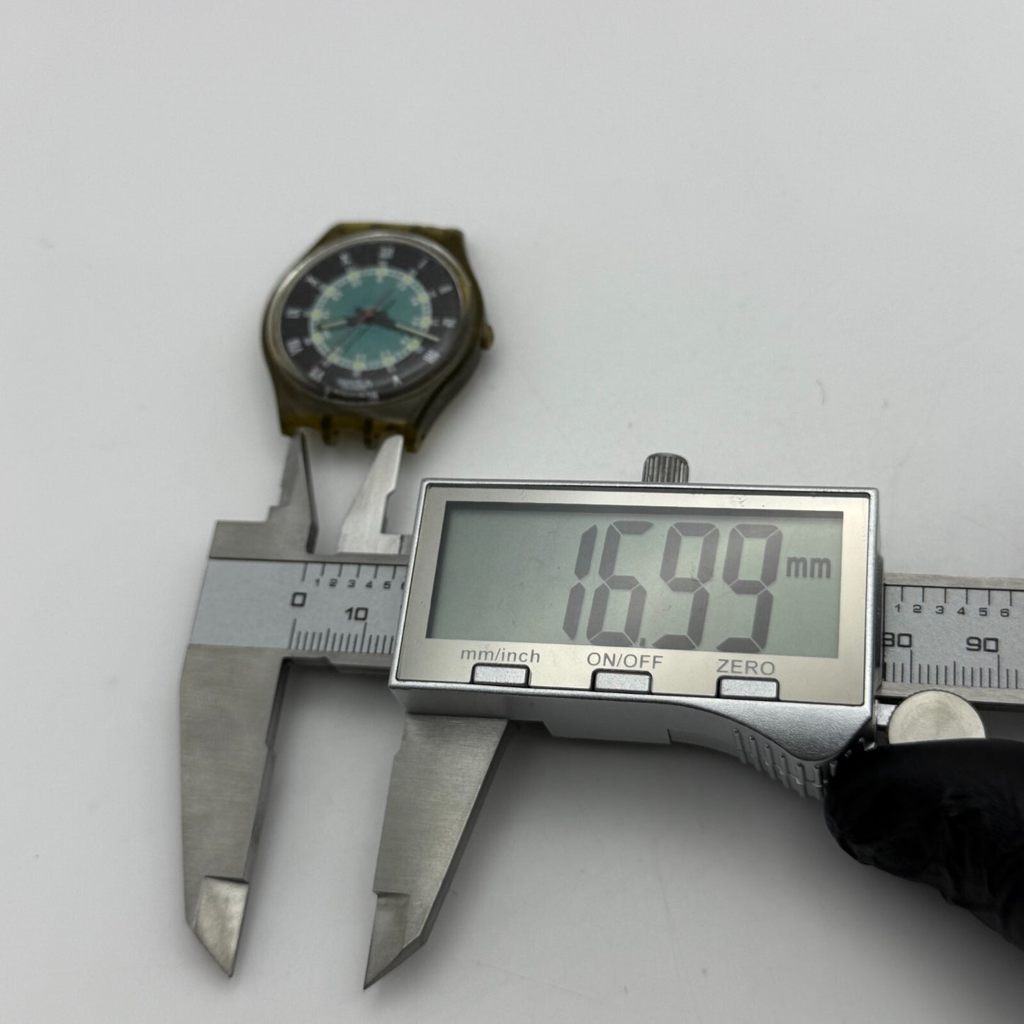 33mm Vintage 1992 Swatch Screw Driver 24 Hour Quartz Watch UNTESTED PARTS REPAIR