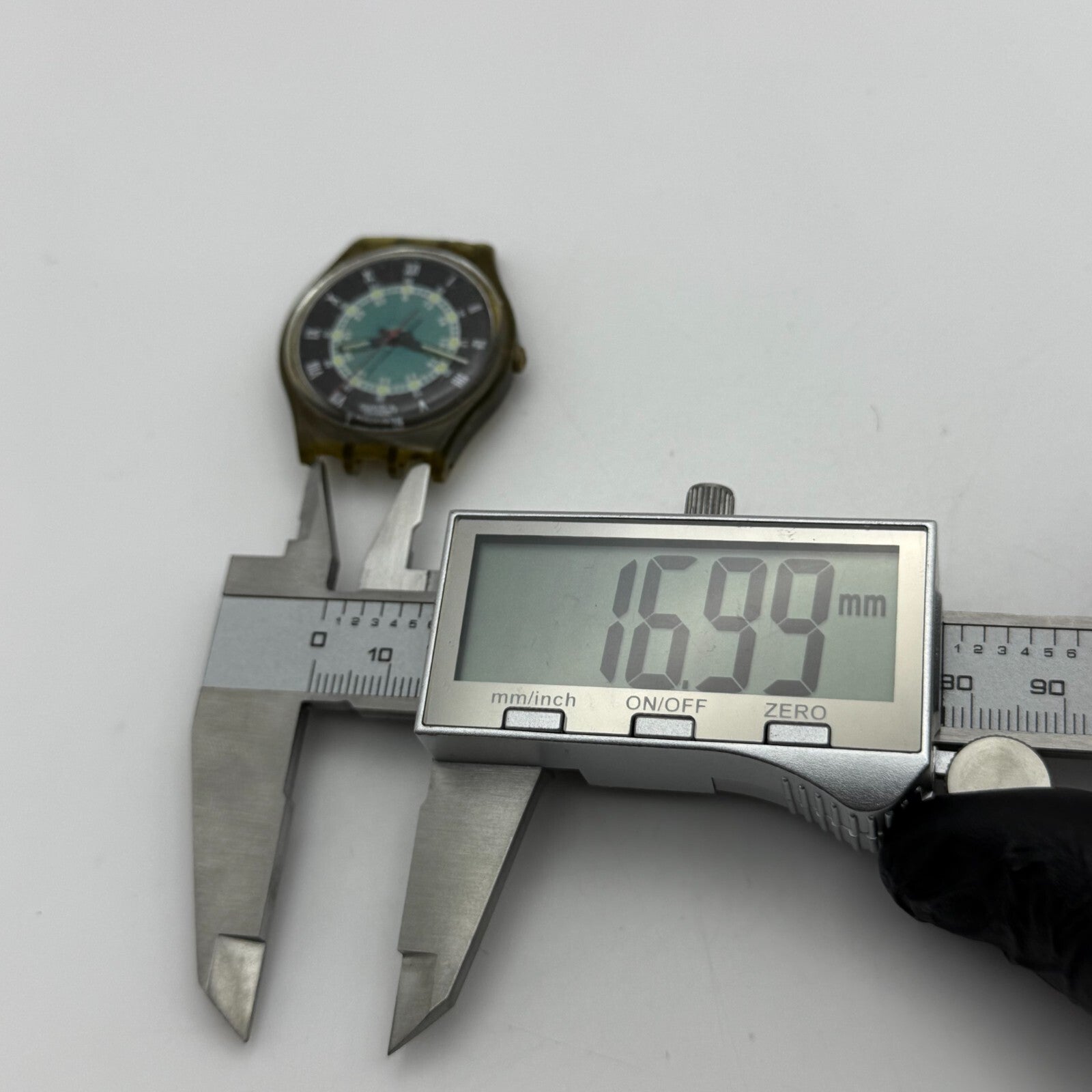 33mm Vintage 1992 Swatch Screw Driver 24 Hour Quartz Watch UNTESTED PARTS REPAIR