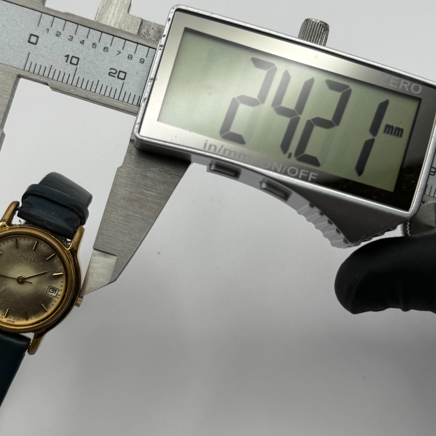 Pulsar Ladies Quartz Watch Date Dial Gold Tone Blue Leather Strap Working 24mm