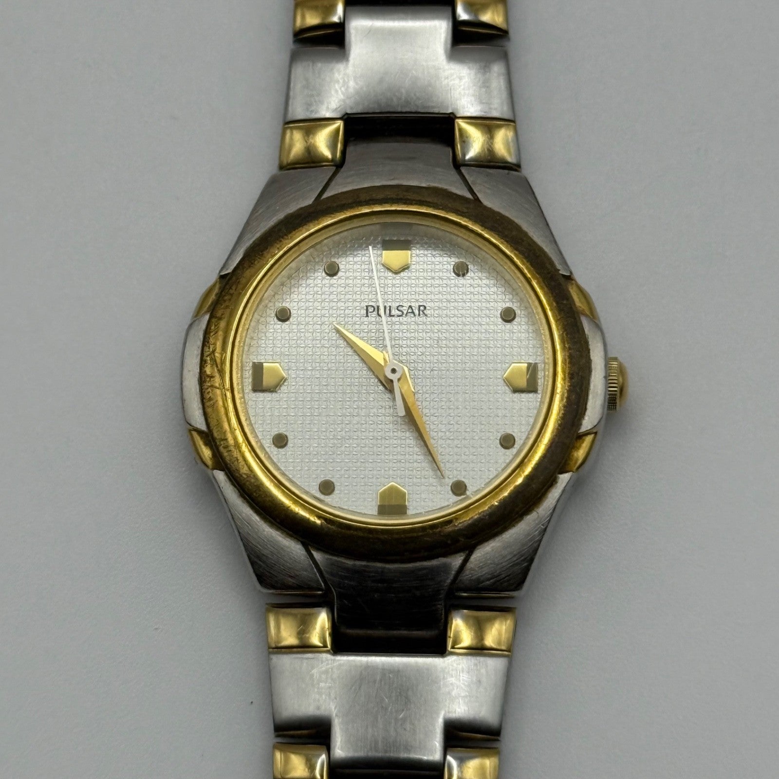 Vintage Pulsar Quartz Watch V701-X316 Two Tone Bracelet Working New Battery 27m