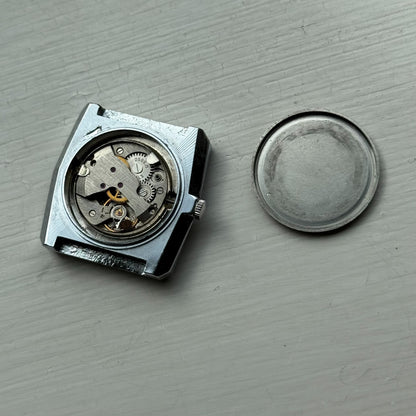 33mm Vintage Werax 17 Jewels 2009.n Shockproof Manual Wind Watch PARTS