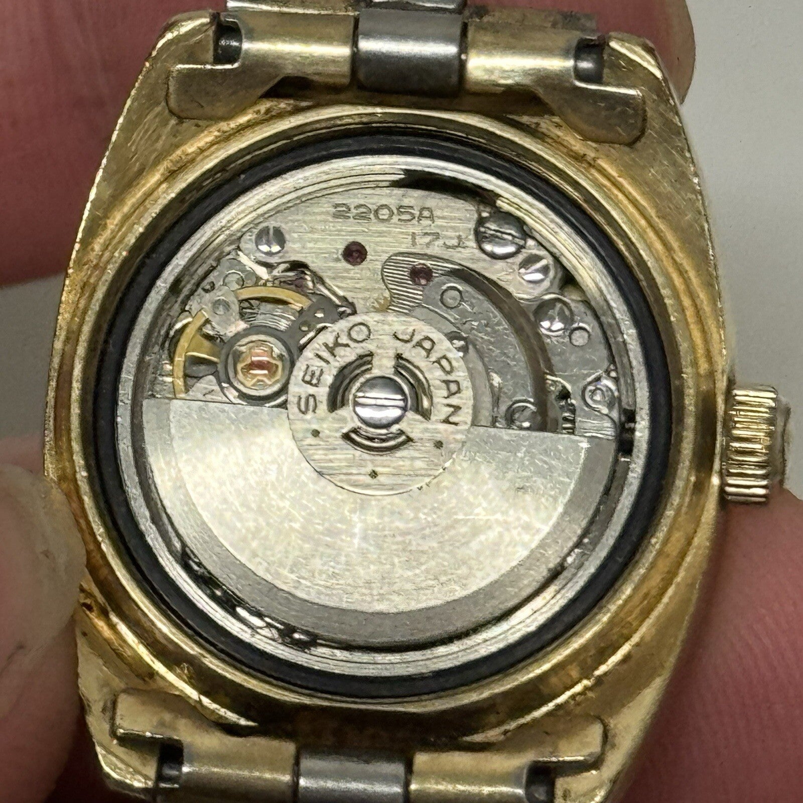 25mm RUNNING TO REPAIR Vintage Seiko Hi Beat 2205 - 0221 Ladies Watch 2205A