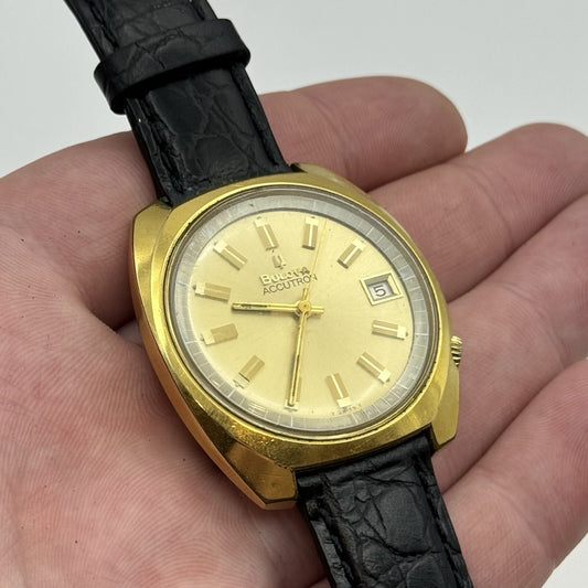 37mm Mens Bulova Accutron 2181F Date Dial Swiss Quartz Vintage Watch TO RESTORE