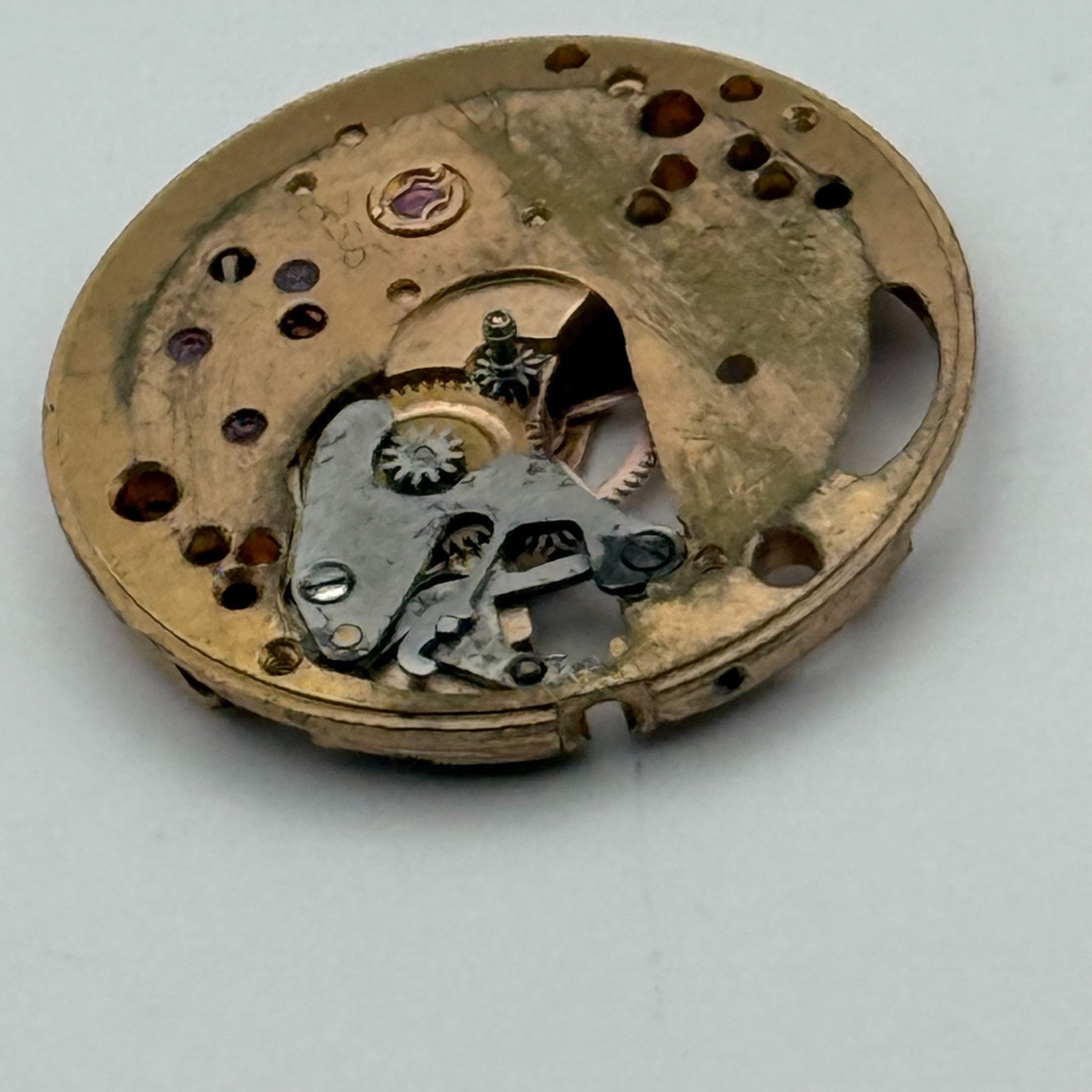 Omega Ladies 17 Jewels Watch Movement Vintage Swiss Parts Repair 17.9mm
