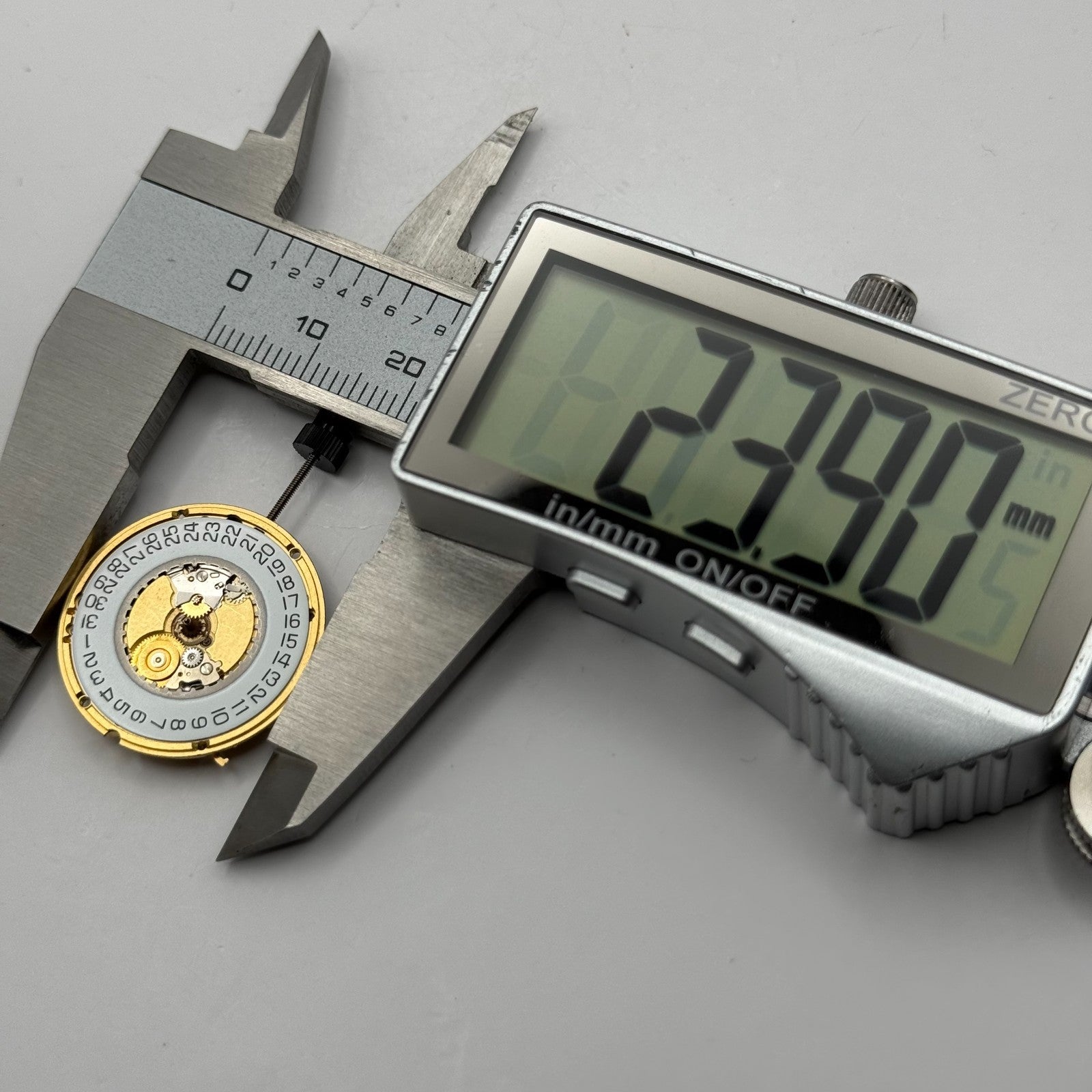 ETA 955.412 Watch Movement Running Quartz Tag Heuer 2.95 Parts Repair 23.9mm